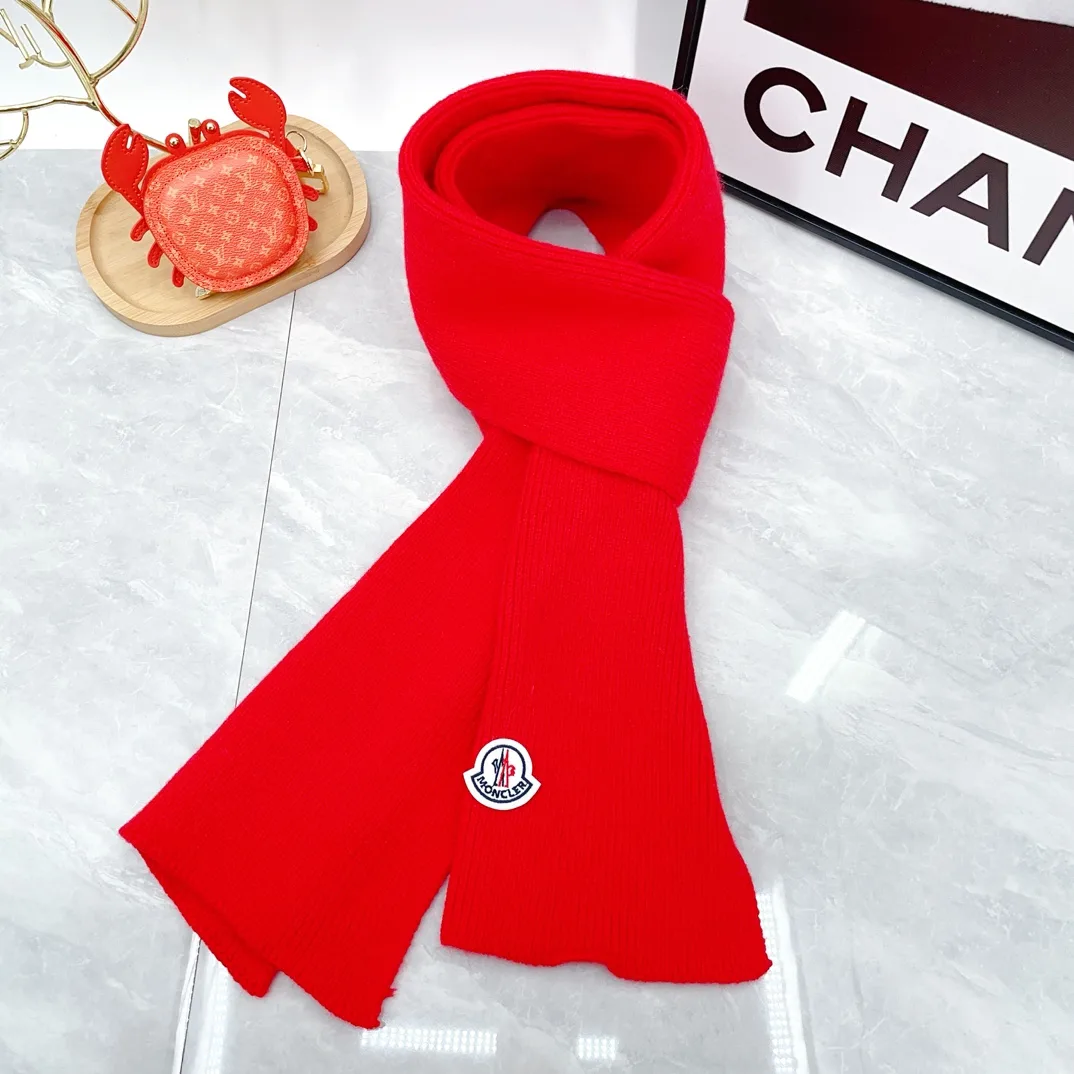 Moncler Wool Beanie and Scarf Set in Red · view 3