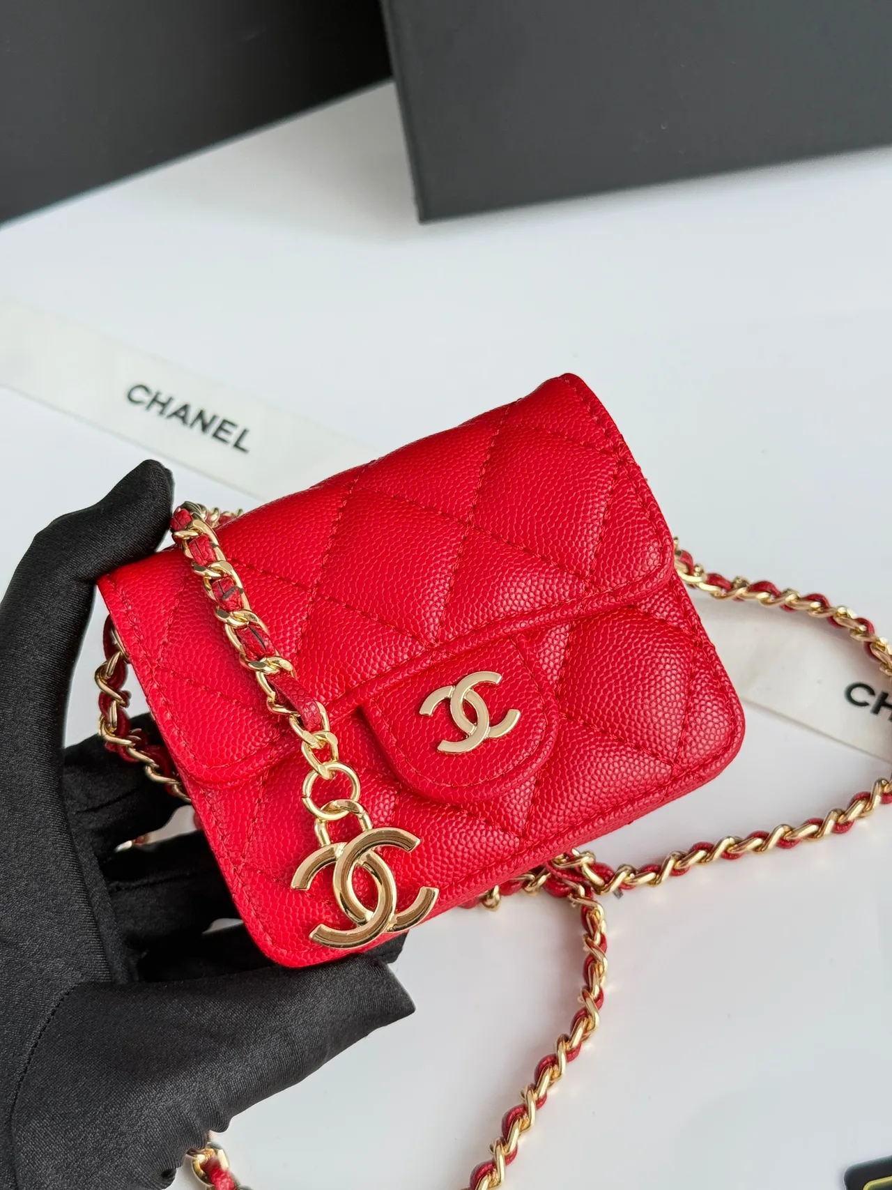 Chanel Quilted Wallet in Red · view 4