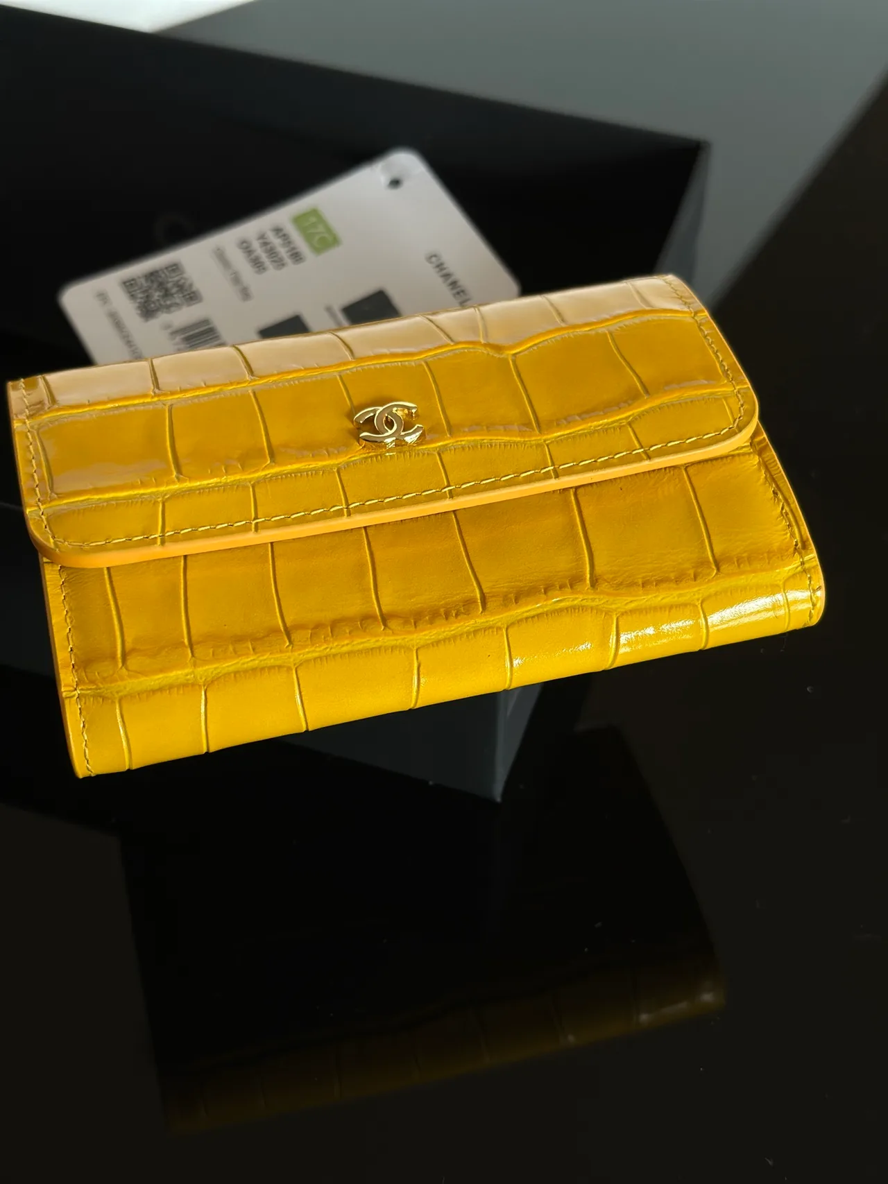Chanel Smooth Flap Wallet in Yellow · view 4