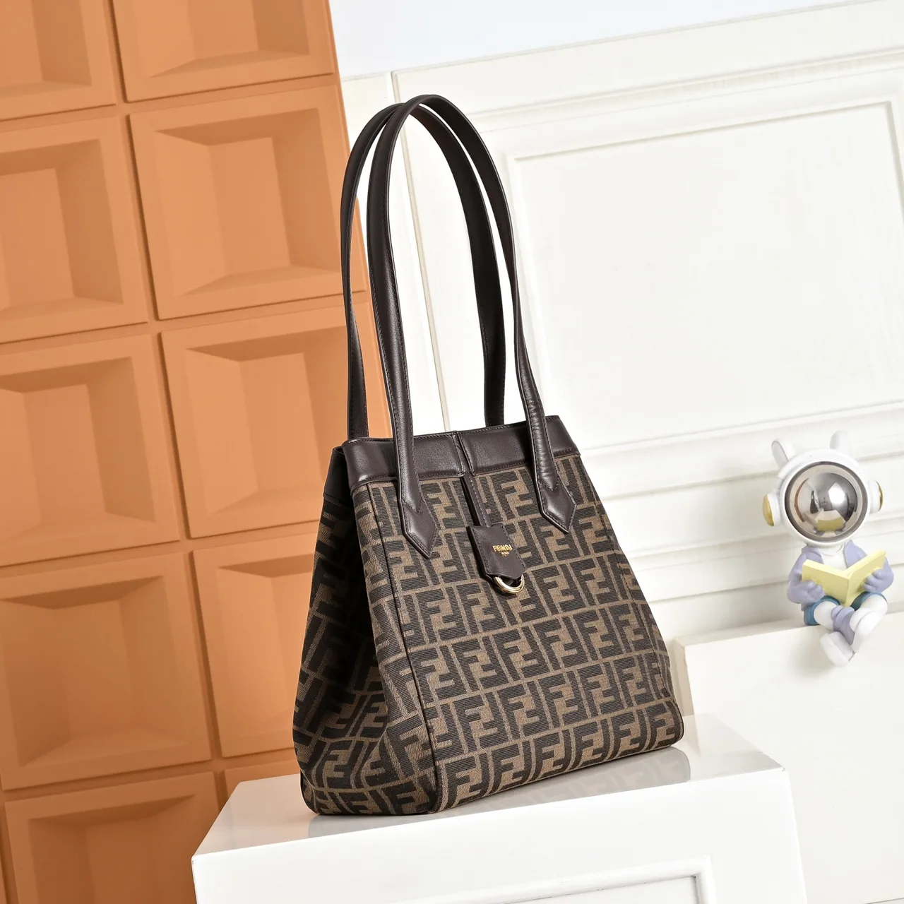 Fendi Smooth Tote in Brown · view 2