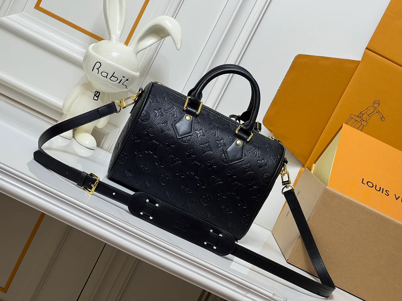 Louis Vuitton Speedy Cowhide Sheepskin Smooth Handbag in Black · view 5