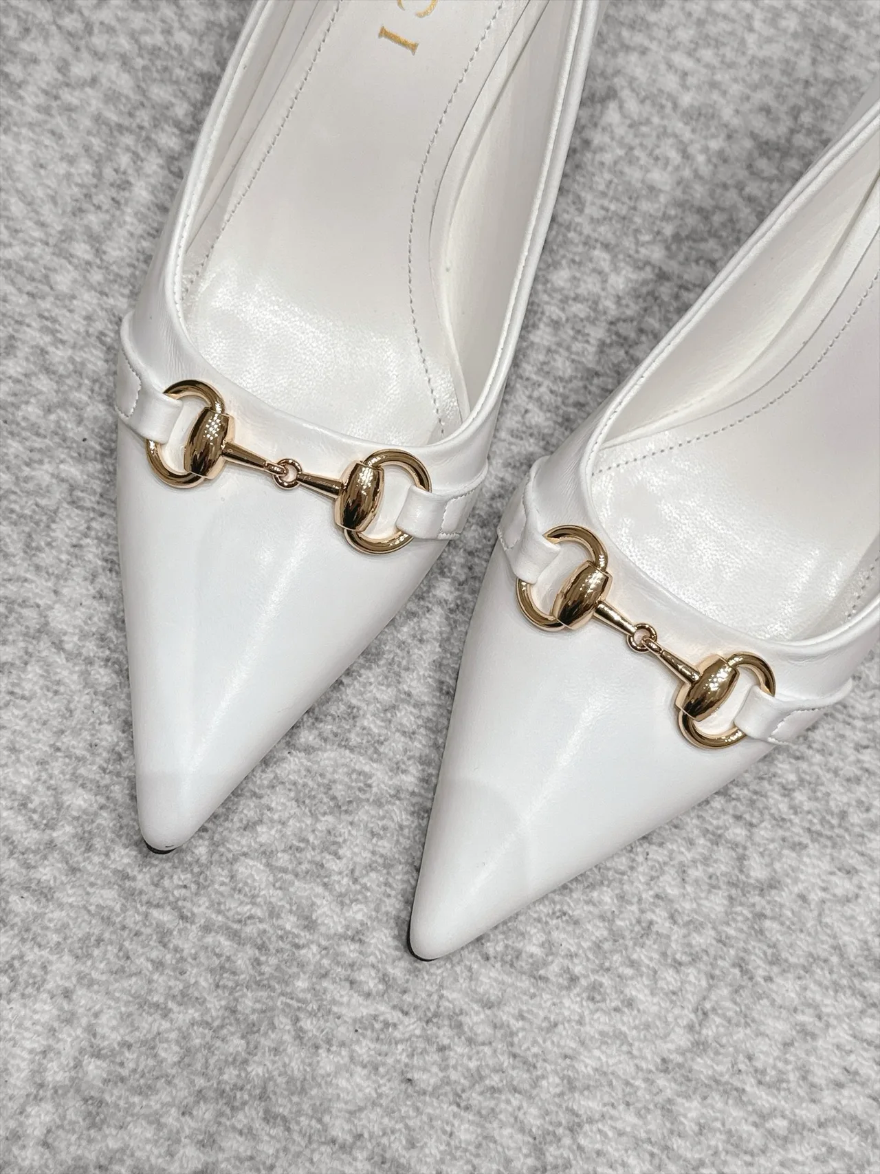 Gucci Sheepskin Horsebit Heel Pumps in White · view 7