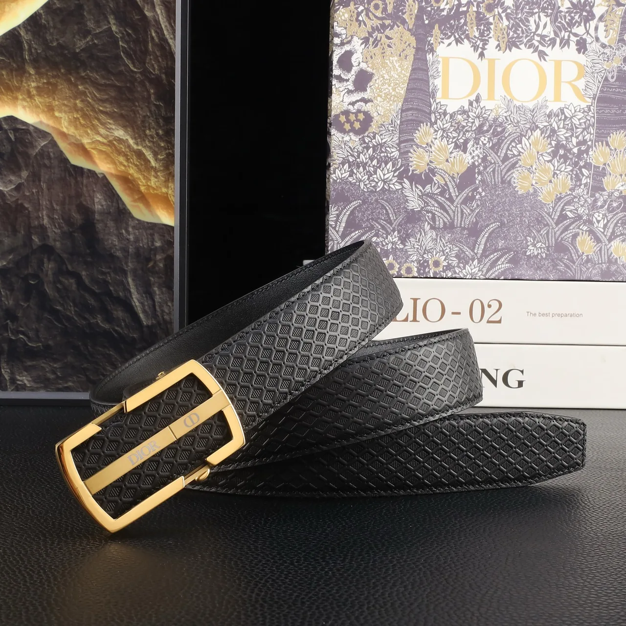 Dior Textured rectangular automatic belt in Black · view 2