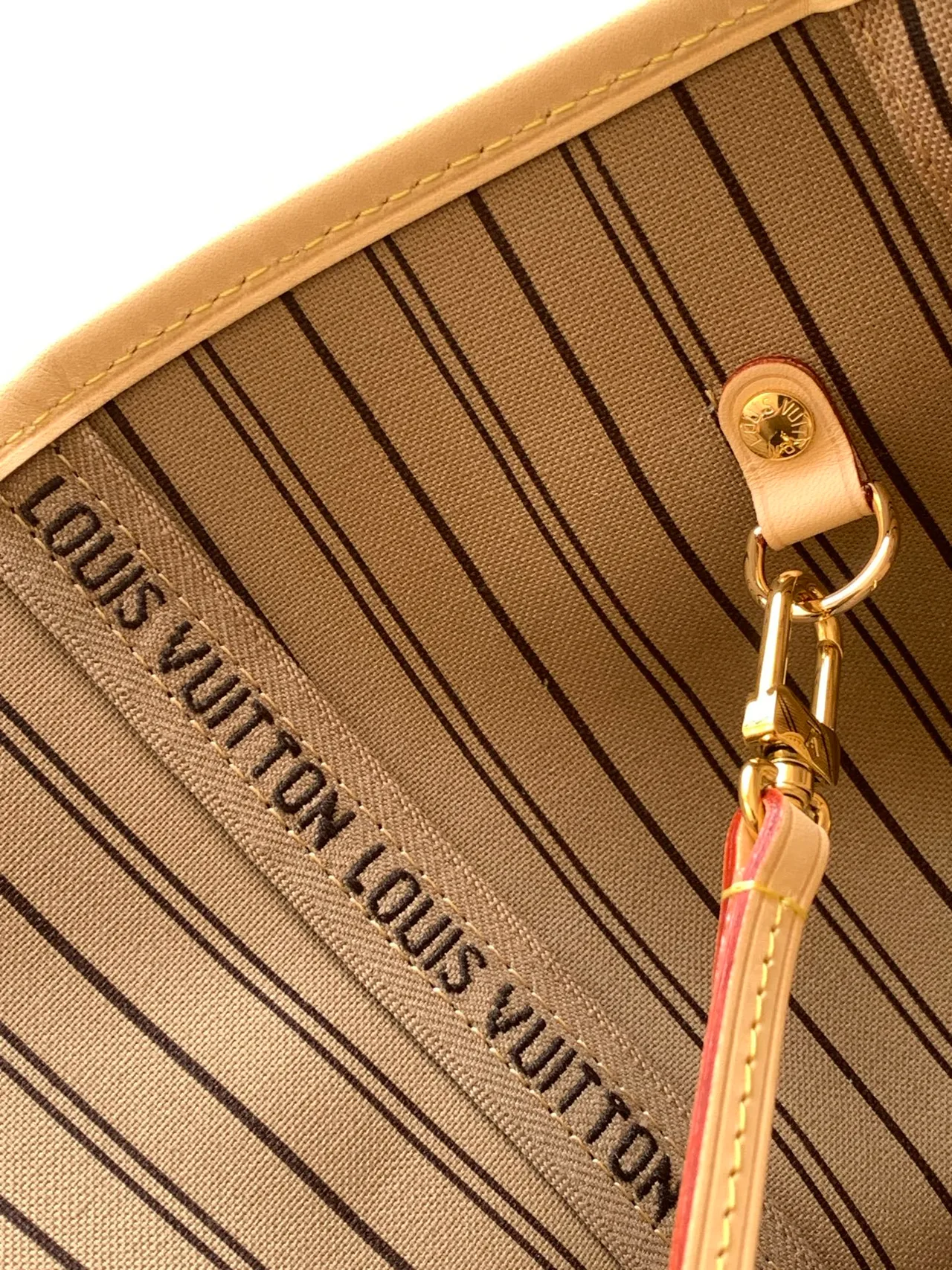 Louis Vuitton Neverfull Monogram Open-Top Tote in Brown · view 8