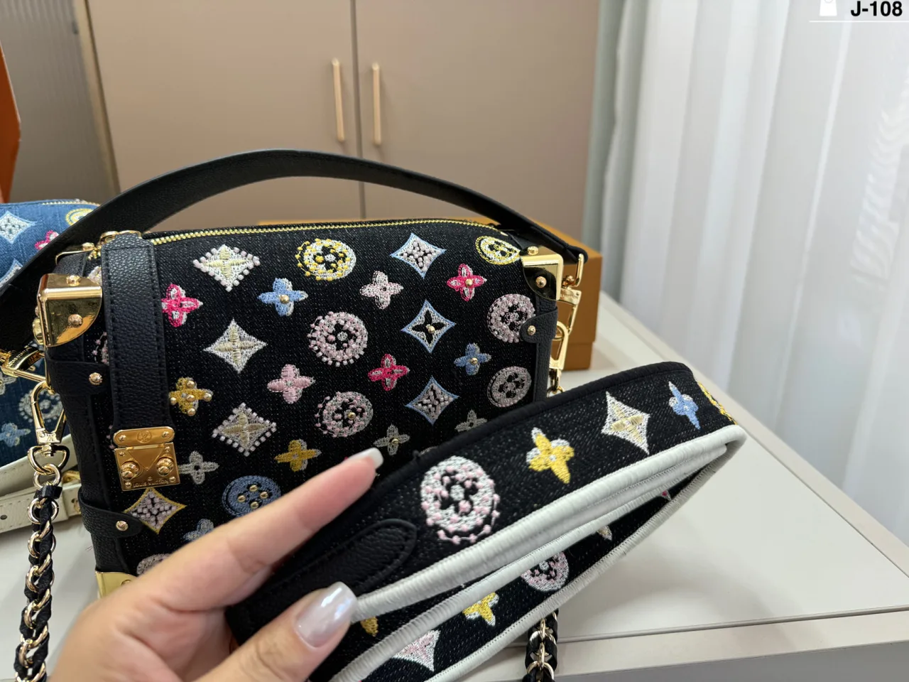 Louis Vuitton Flap Shoulder Bag in Blue / Black · view 5