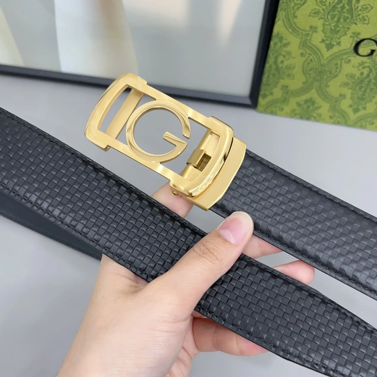 Gucci Woven Glossy Belt in Black · view 6
