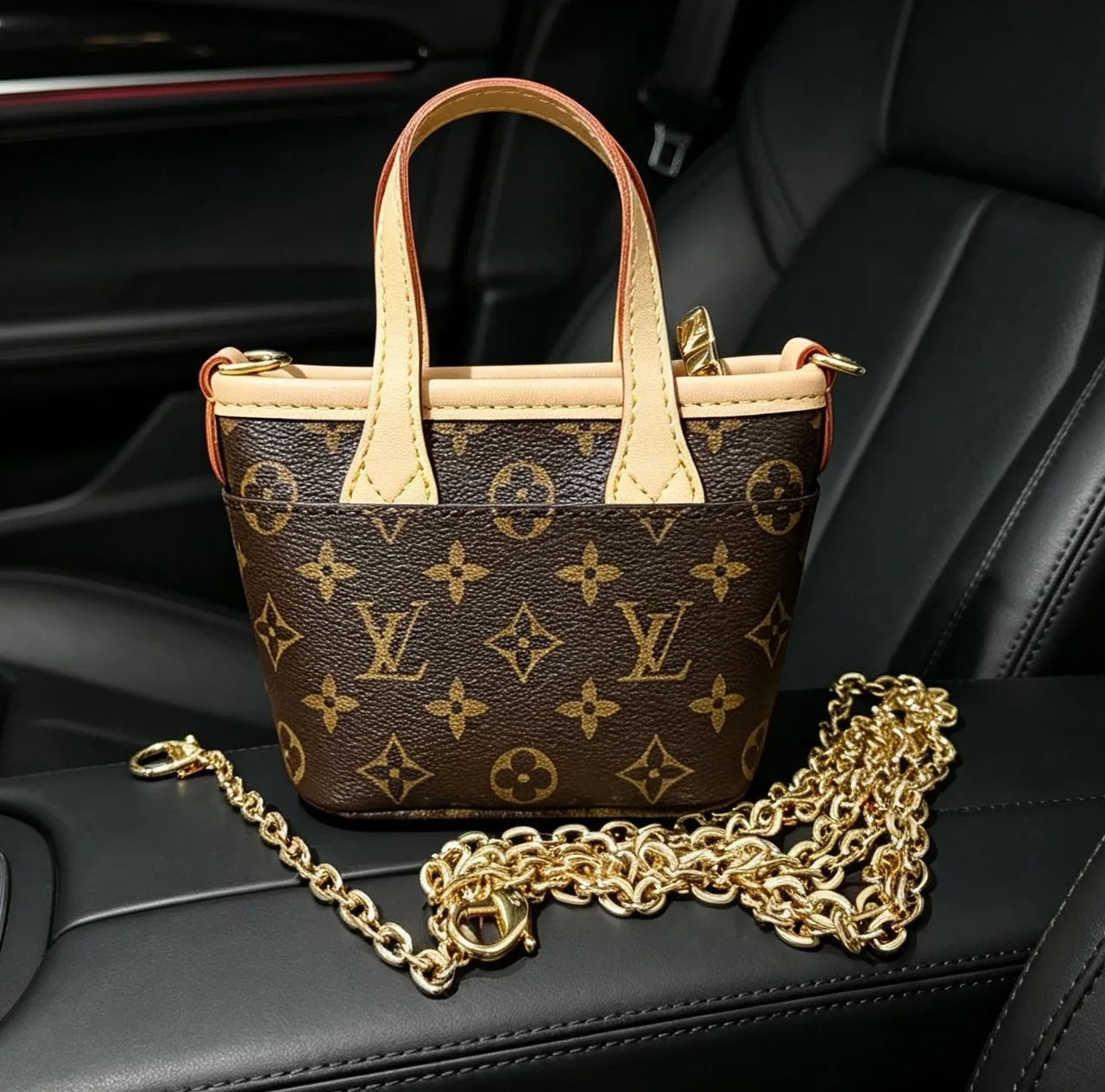 Louis Vuitton Mini monogram tote in Brown & White · view 5