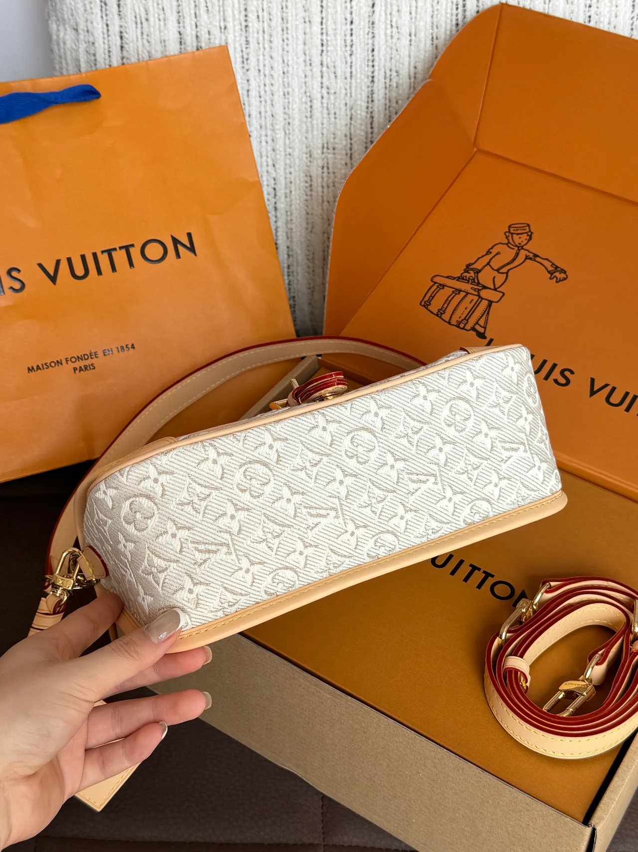 Louis Vuitton Denim Baguette Crossbody Bag in Grey · view 4