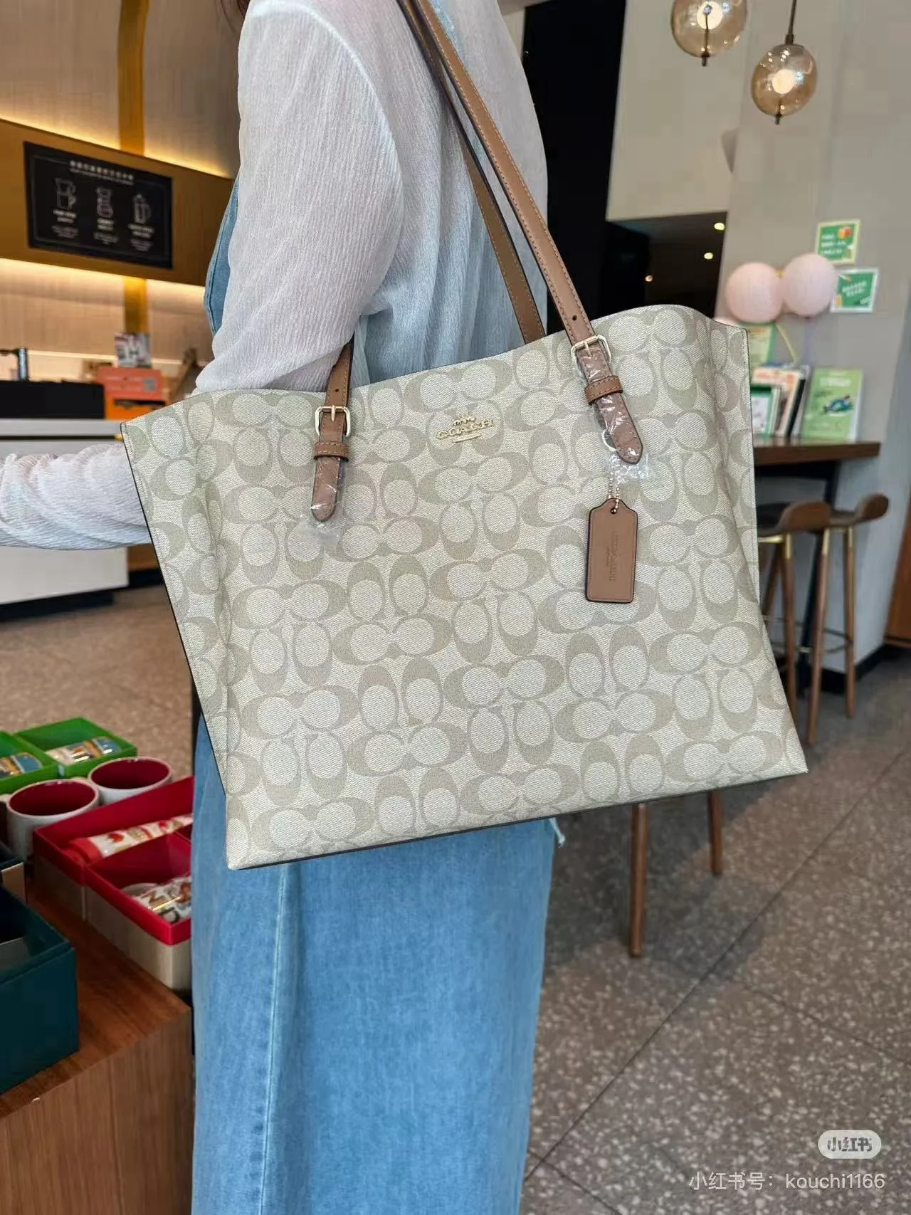 Coach 7018 Tote in Black & Beige · view 7