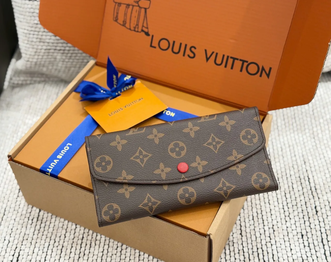 Louis Vuitton Envelope Wallet in Brown & White & Beige · view 6