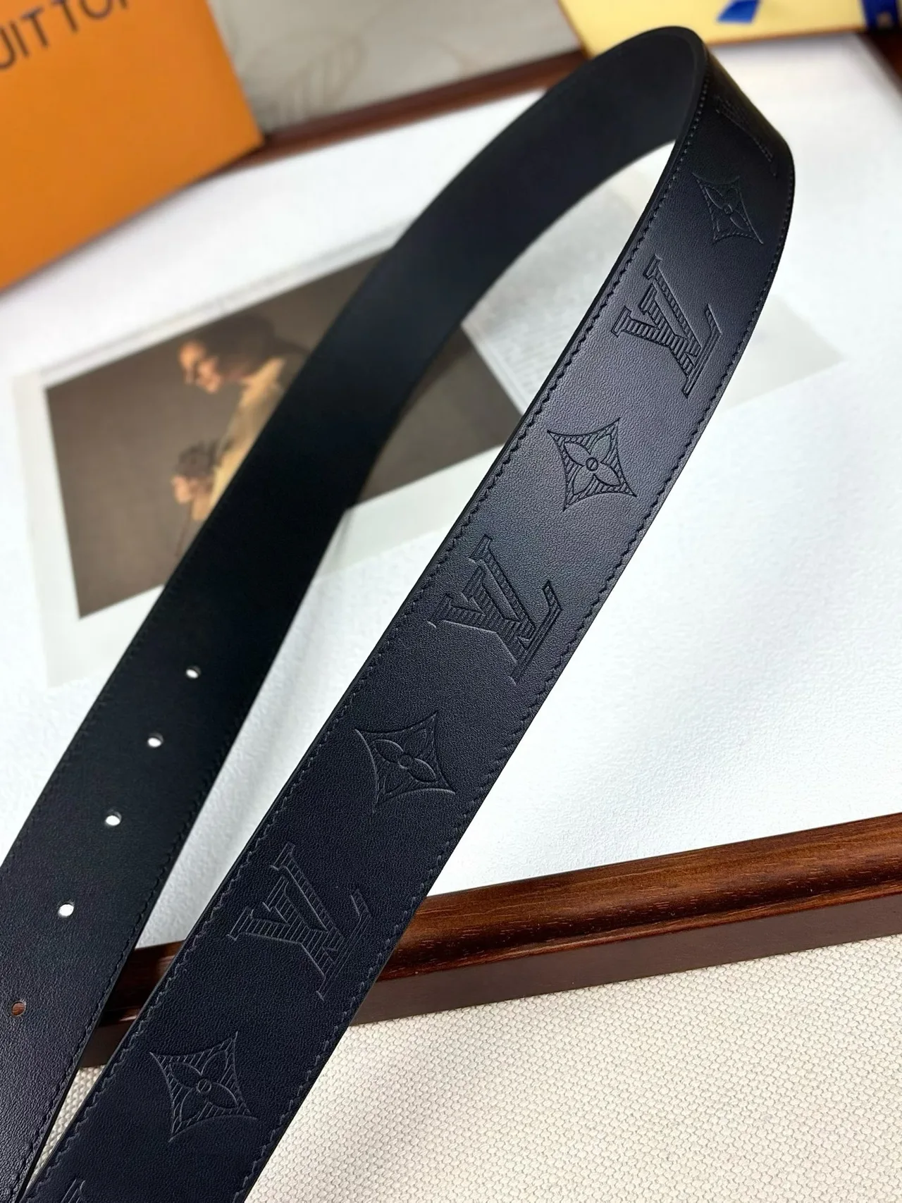 Louis Vuitton Monogram LV buckle belt in Black · view 6