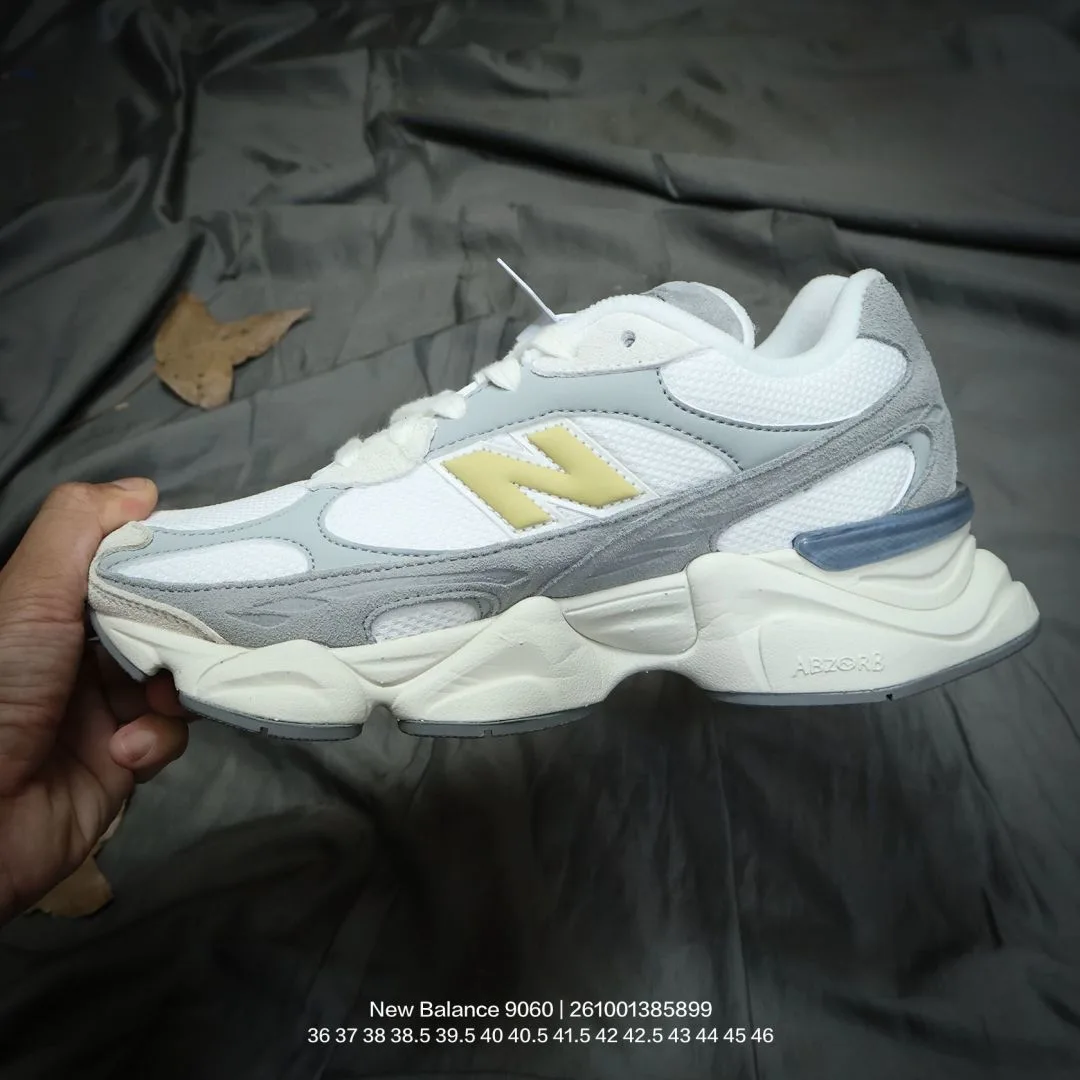 New Balance Sneakers in Grey · view 3