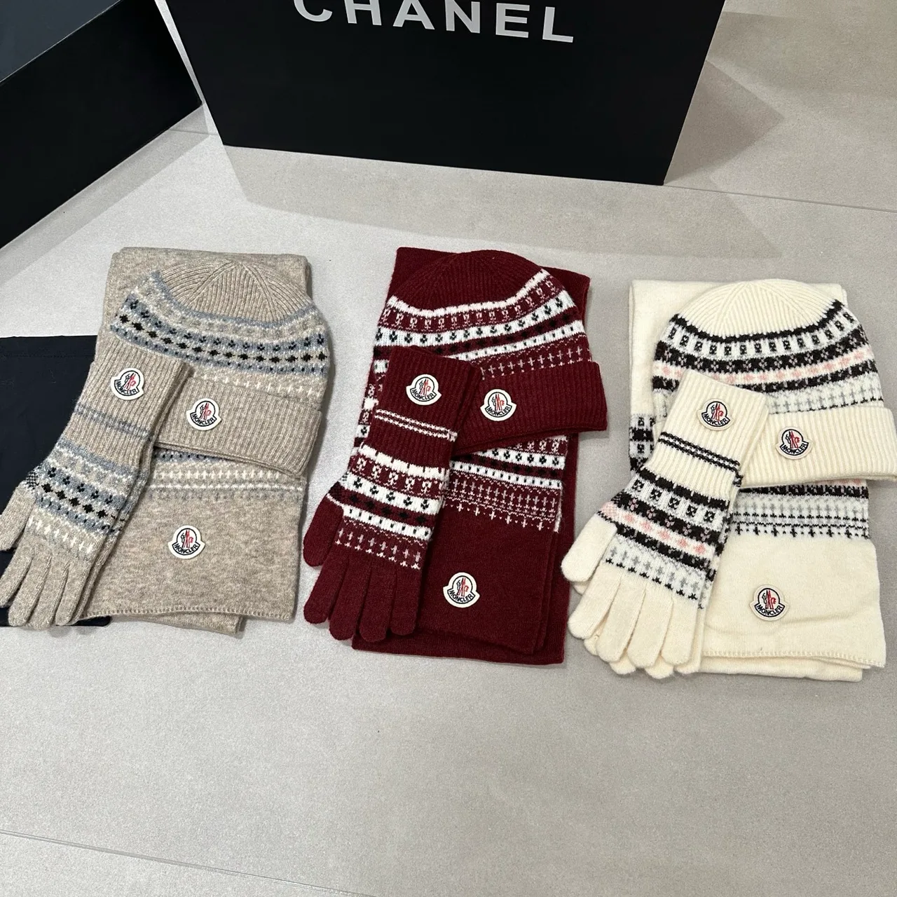 Moncler Hat Scarf and Gloves Set in Grey & Burgundy & White · view 7