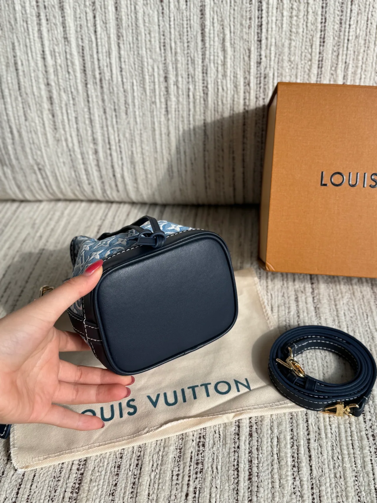 Louis Vuitton Monogram Bucket Bag in Blue · view 4