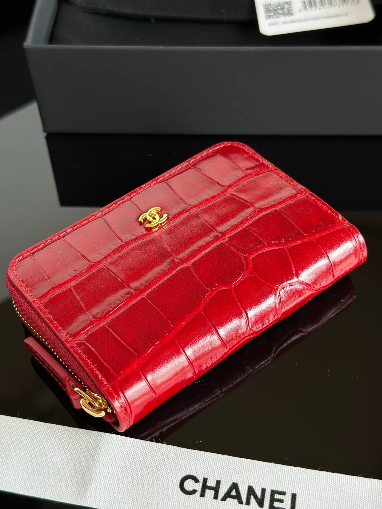 Chanel Wallet in Red · view 5