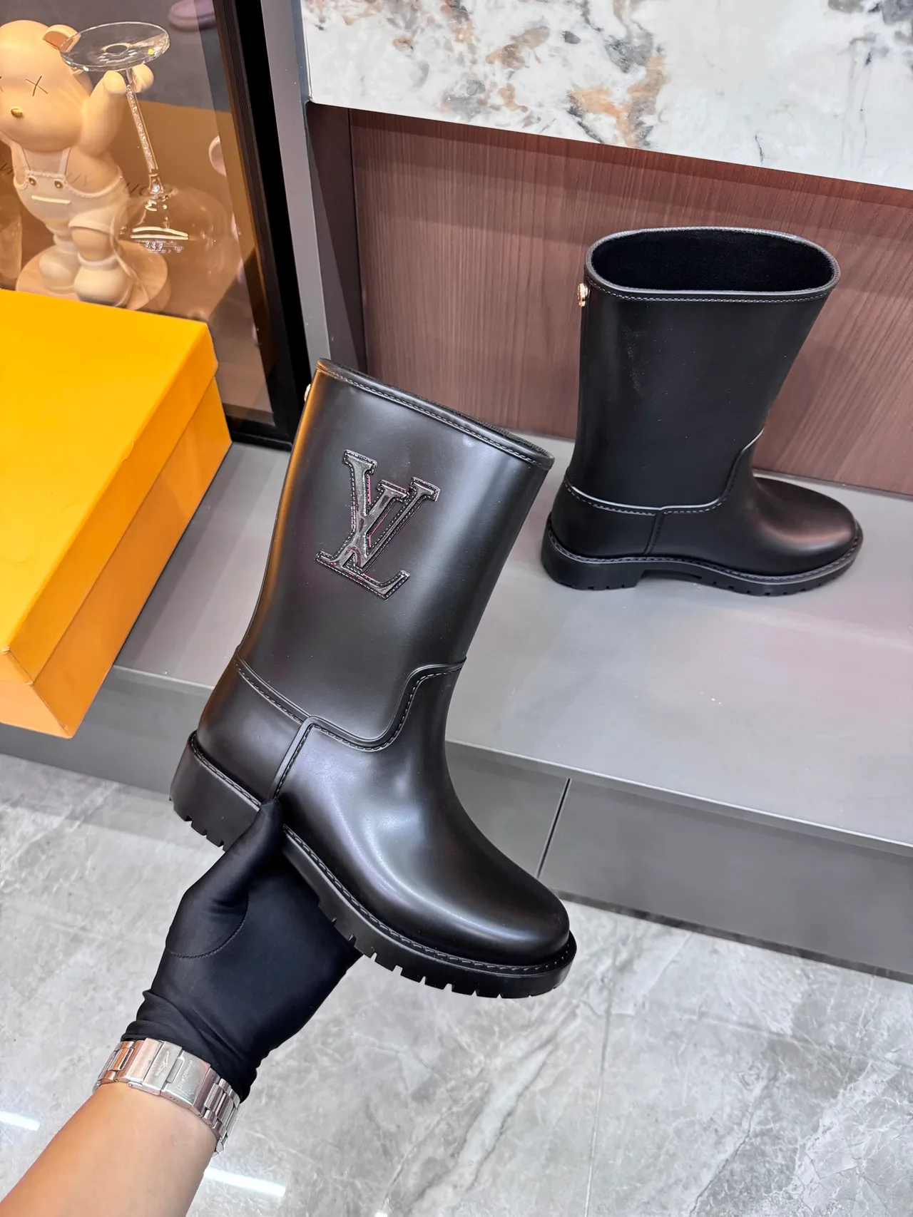 Louis Vuitton Glossy Mid-Calf Boots in Black · view 7
