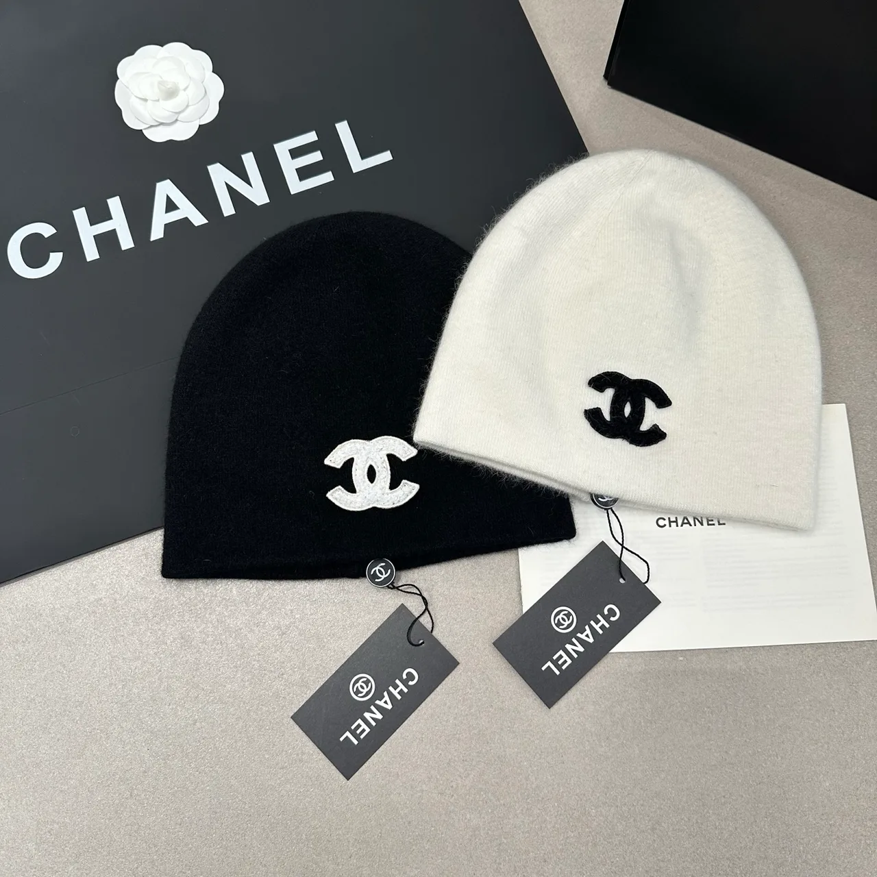 Chanel CC knit beanie in White & Black · view 8
