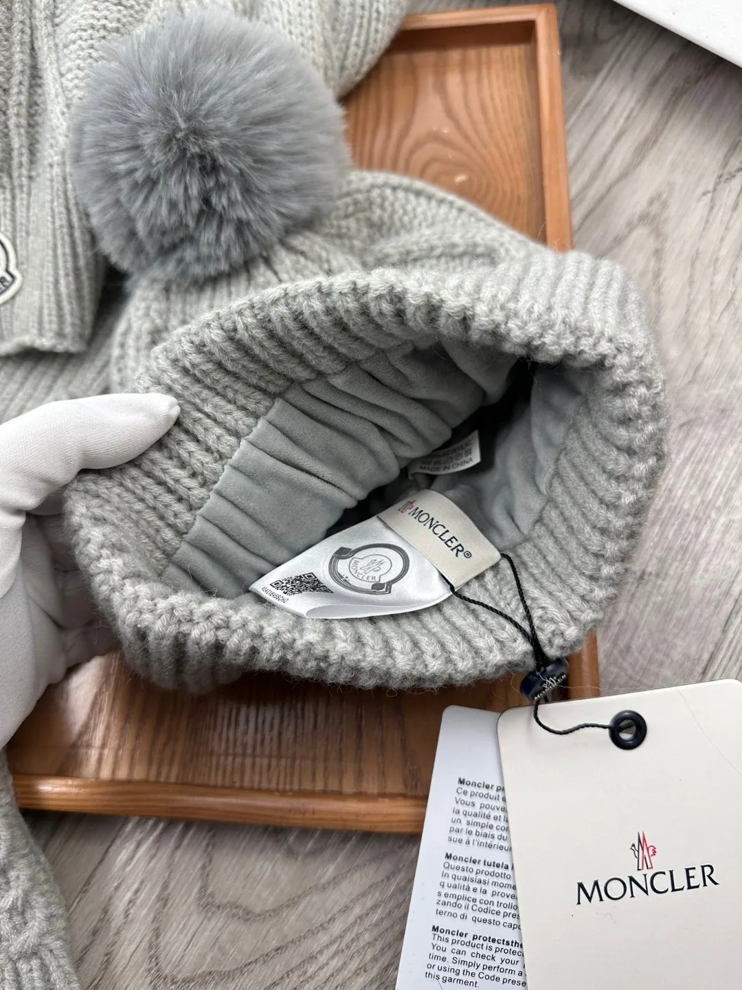 Moncler Wool Hat Scarf and Gloves Set in Grey · view 7