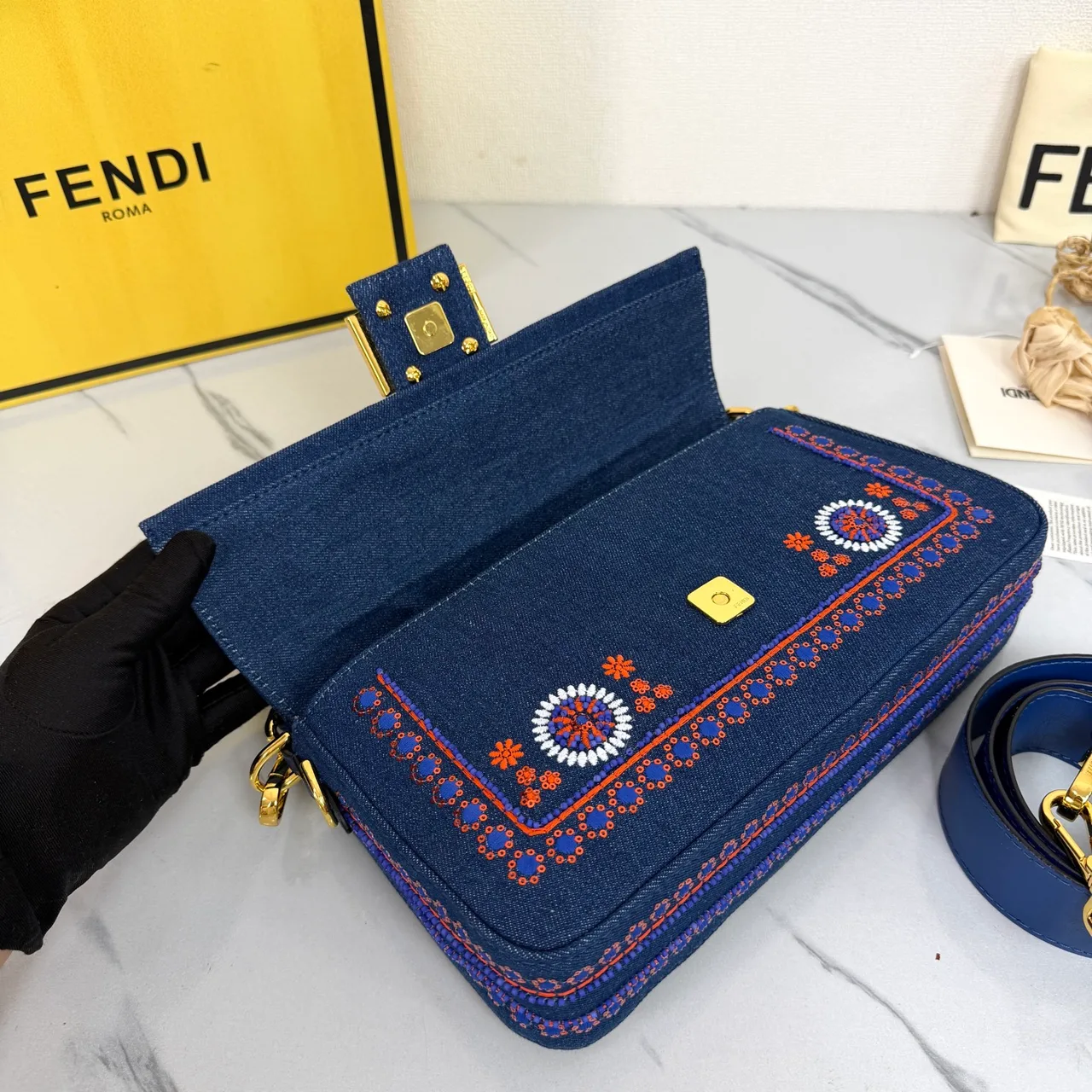 Fendi Baguette Embroidered Floral Flap Shoulder Bag in Blue · view 4