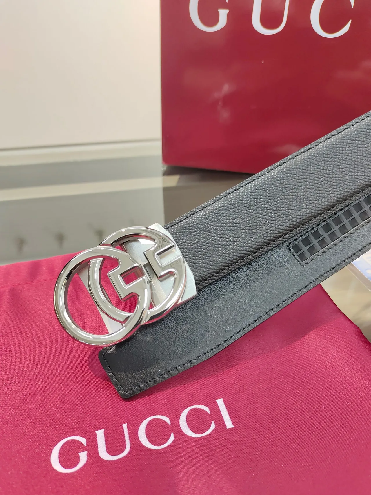 Gucci Calfskin Glossy Belt in Black · view 6