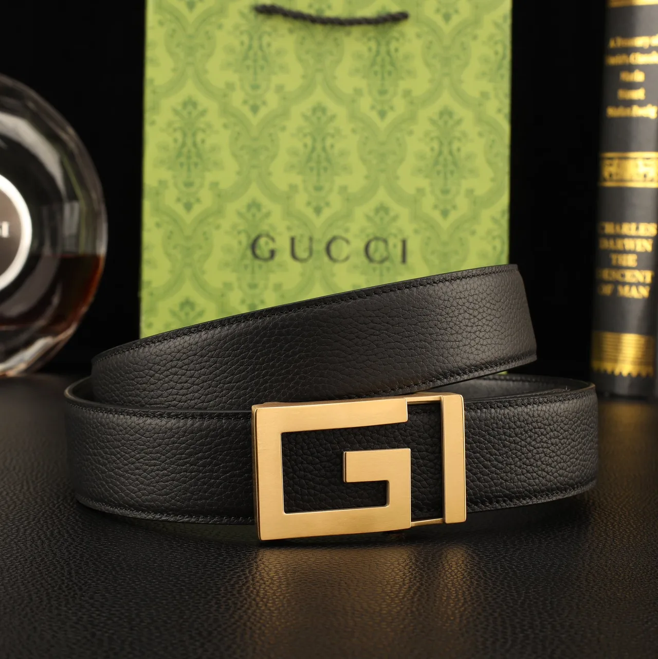 Gucci G Buckle Belt in Black · view 2