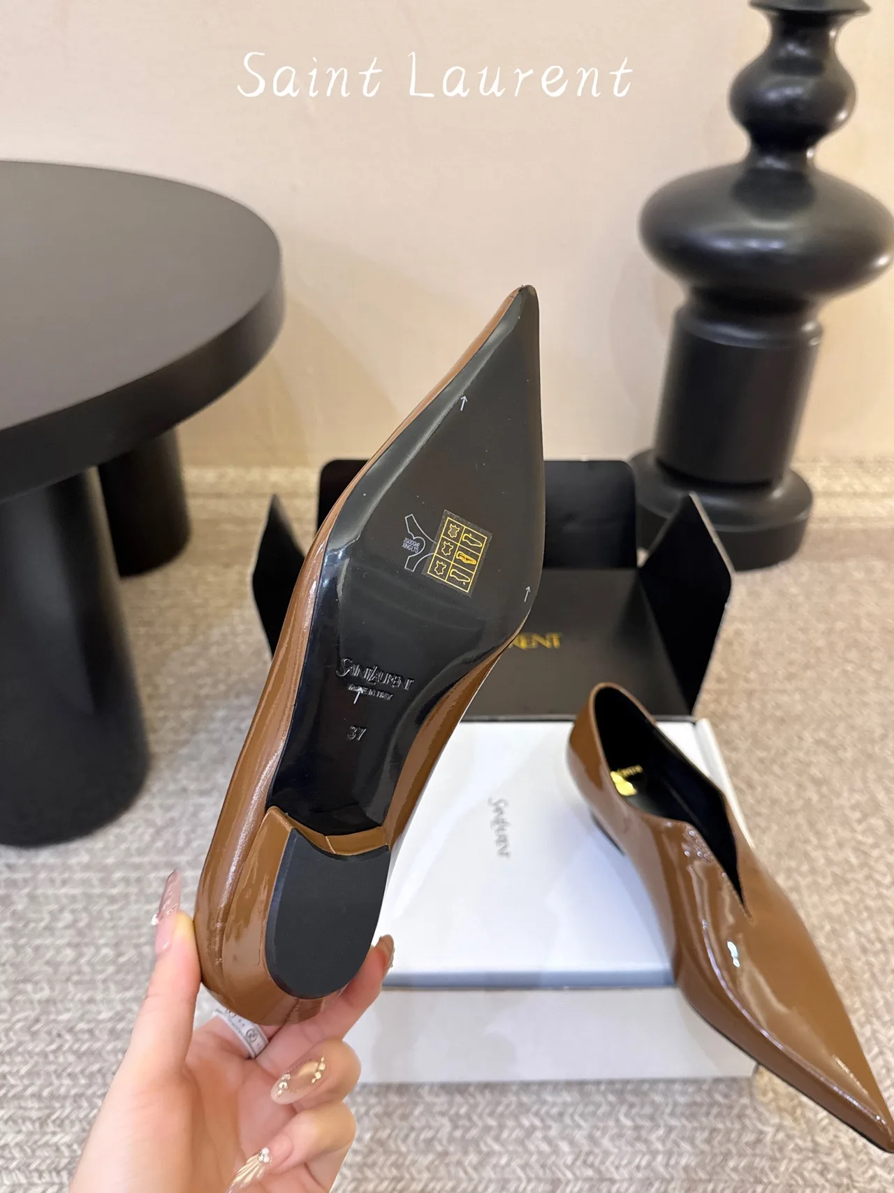 Saint Laurent Patent Leather Glossy Pointed-Toe Pointed Pumps in Brown · view 6