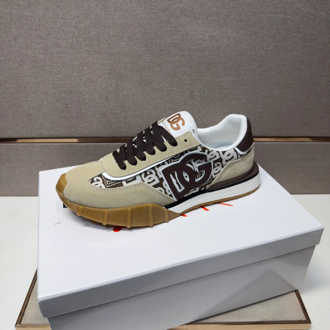 Dolce & Gabbana Sneakers in Beige · view 5