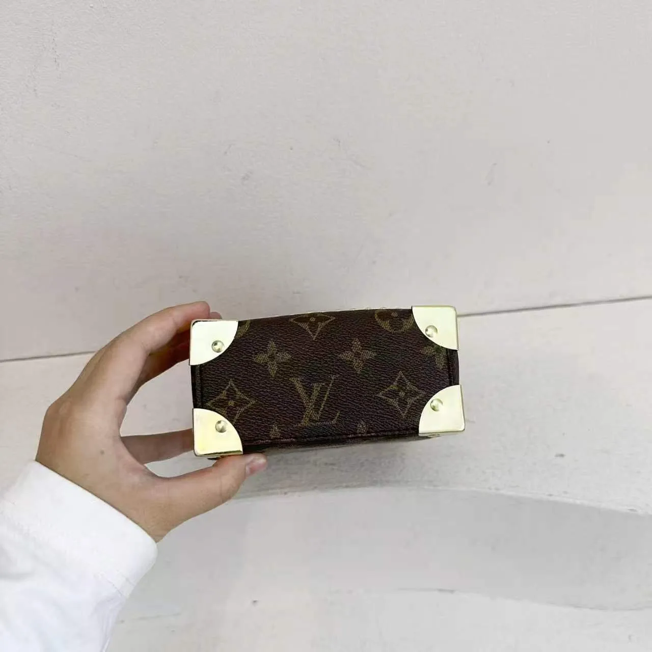 Louis Vuitton Monogram Camera Box Bag in Brown & Black · view 7