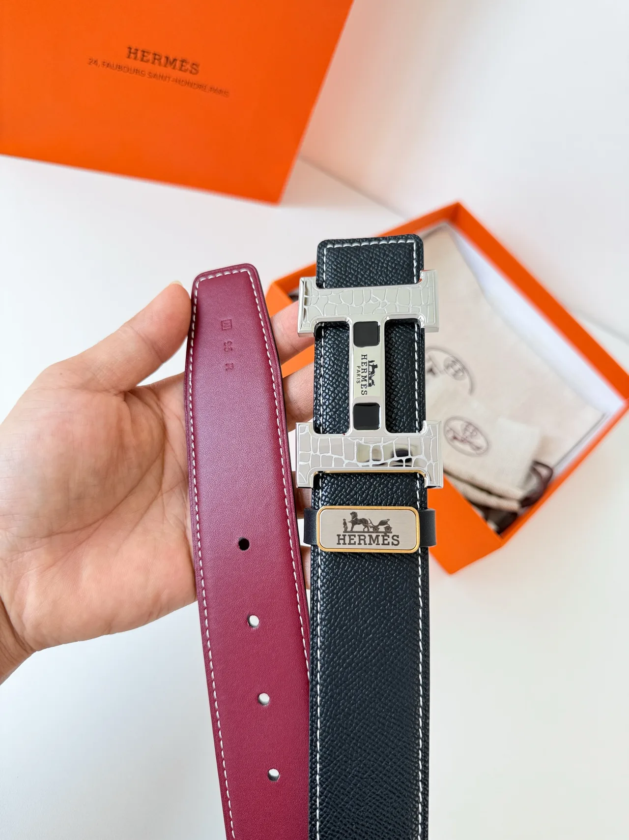 Hermes Reversible rectangular buckle belt in Black · view 7