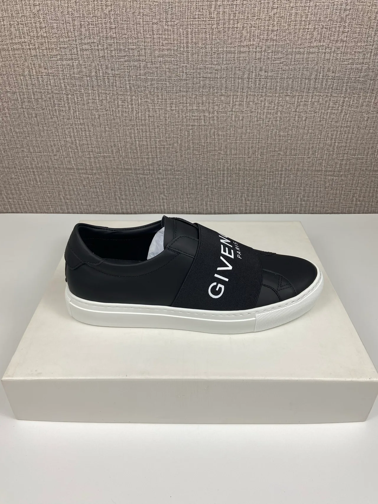 Givenchy Cowhide Smooth Sneakers in Black · view 6