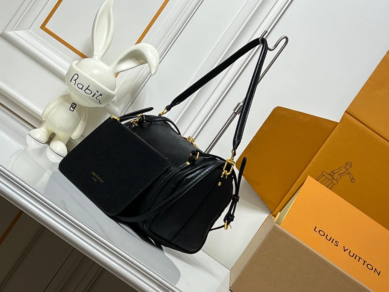 Louis Vuitton Cowhide Smooth Handbag in Black · view 3