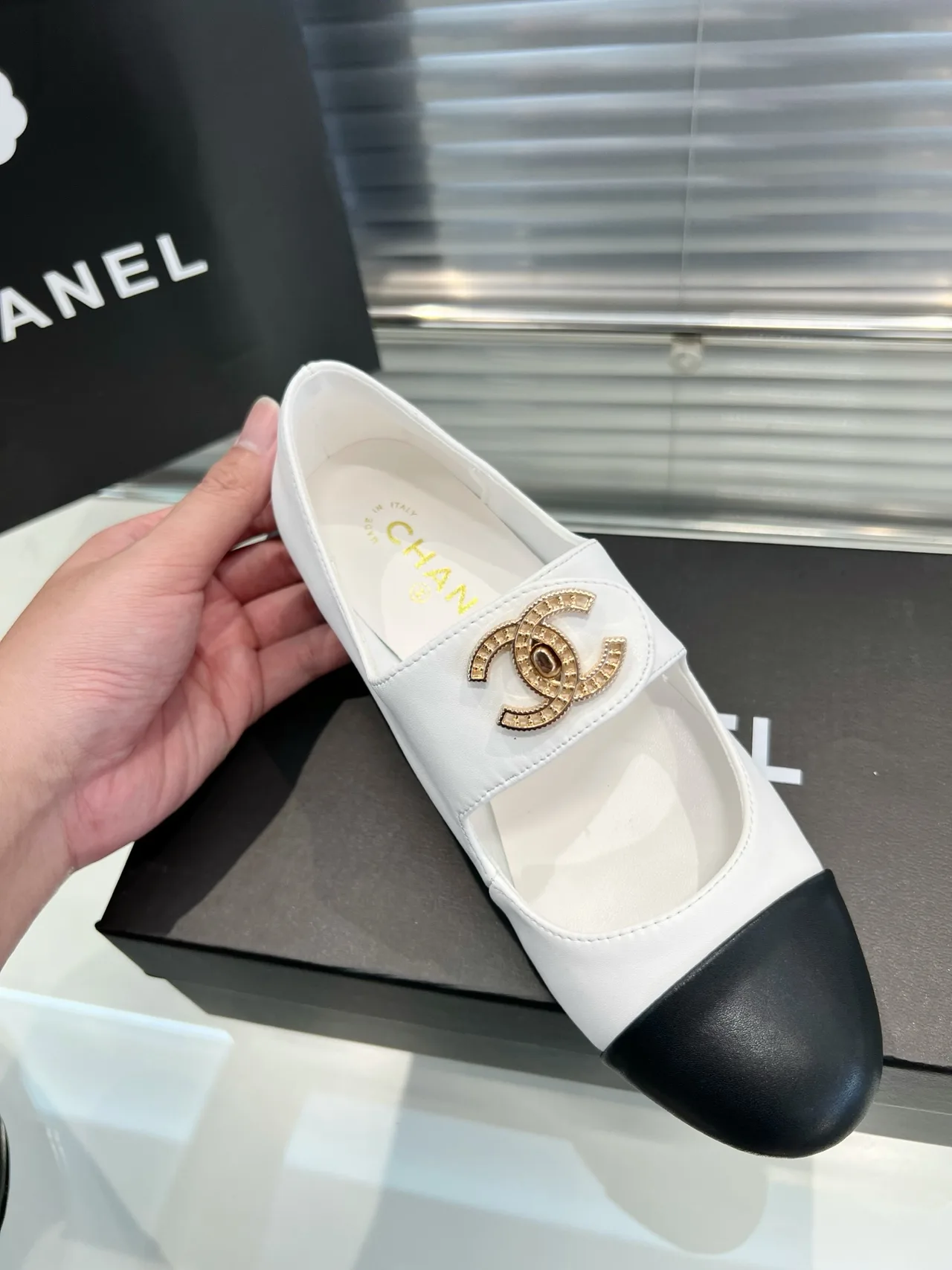 Chanel Cap-toe loafers in Black / Cream · view 6