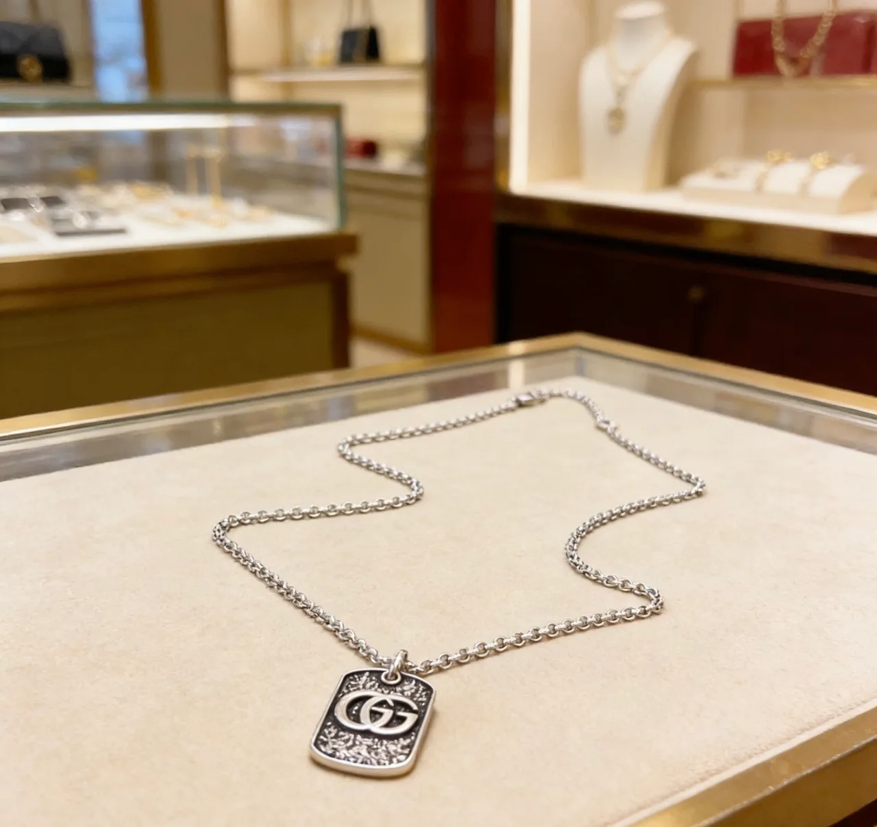 Gucci Pendant Necklace in Silver · view 1