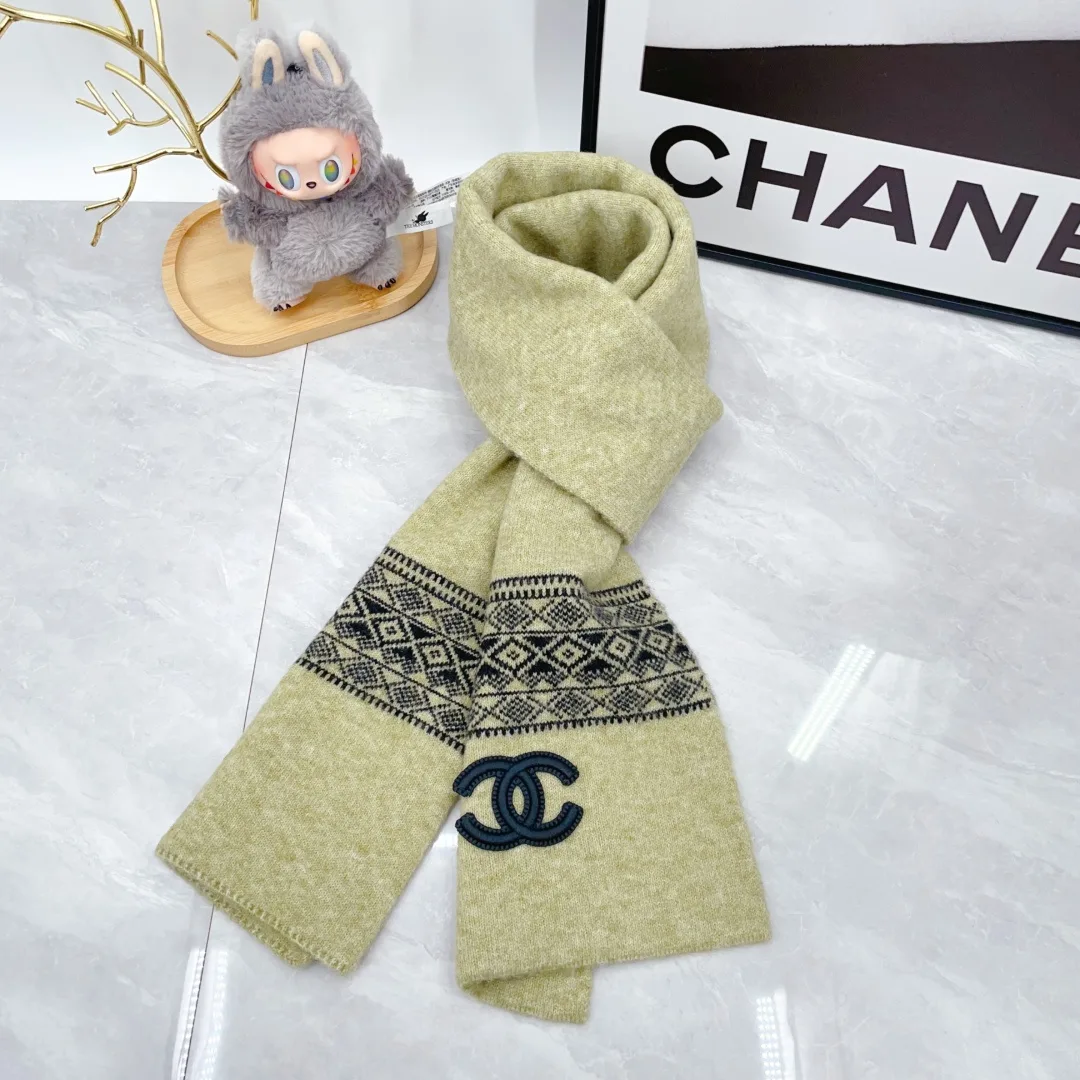 Chanel 50% Wool 50% Acrylic 3-Piece Set (Hat, Scarf & Gloves) in Green · view 4