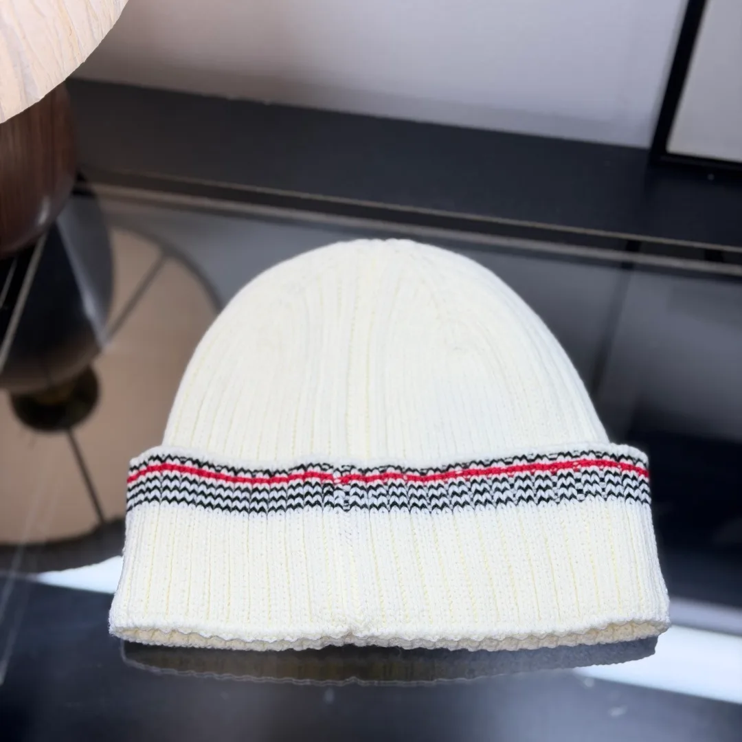 Chanel Striped CC beanie in Cream / Grey · view 6