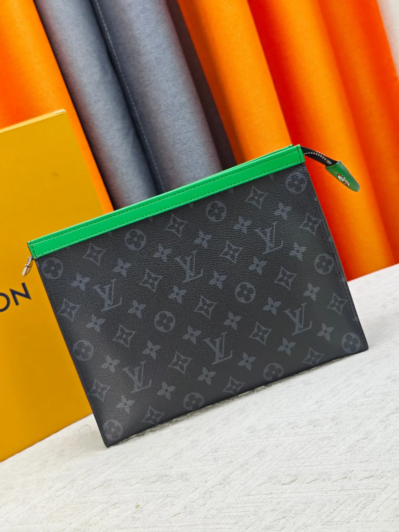 Louis Vuitton Clutch in Black · view 1