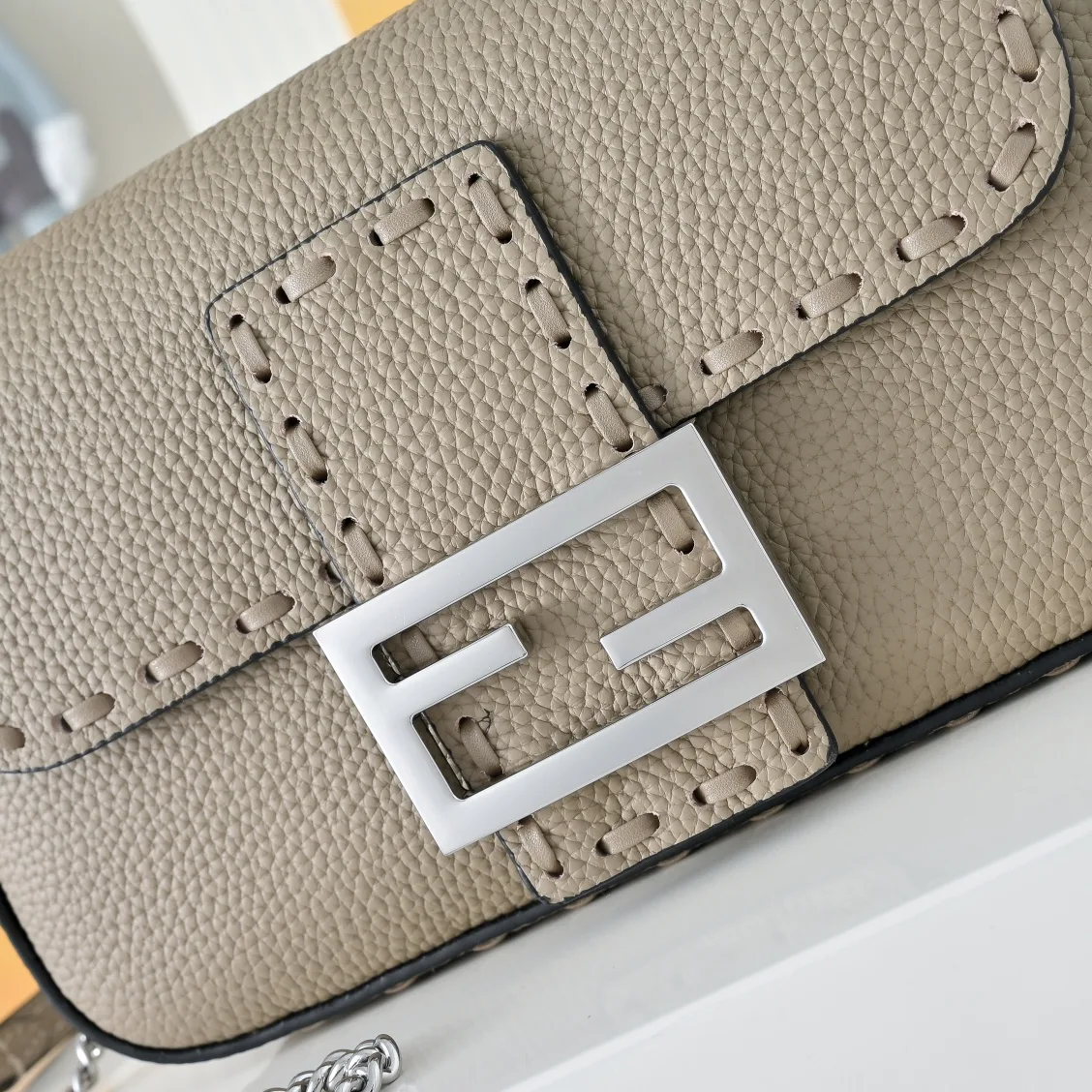 Fendi Baguette Smooth Bag in Grey · view 4
