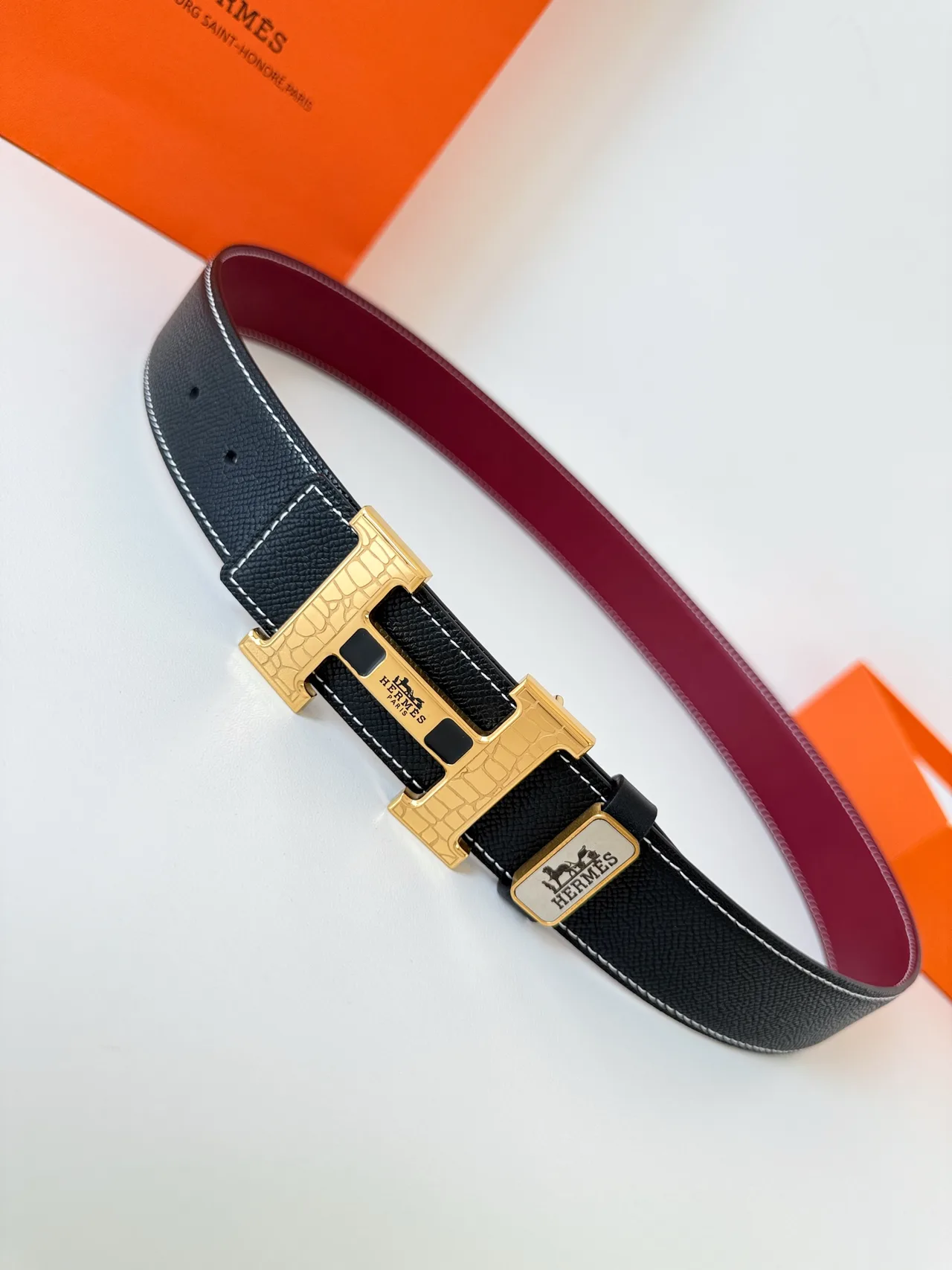 Hermes Reversible rectangular buckle belt in Black · view 3