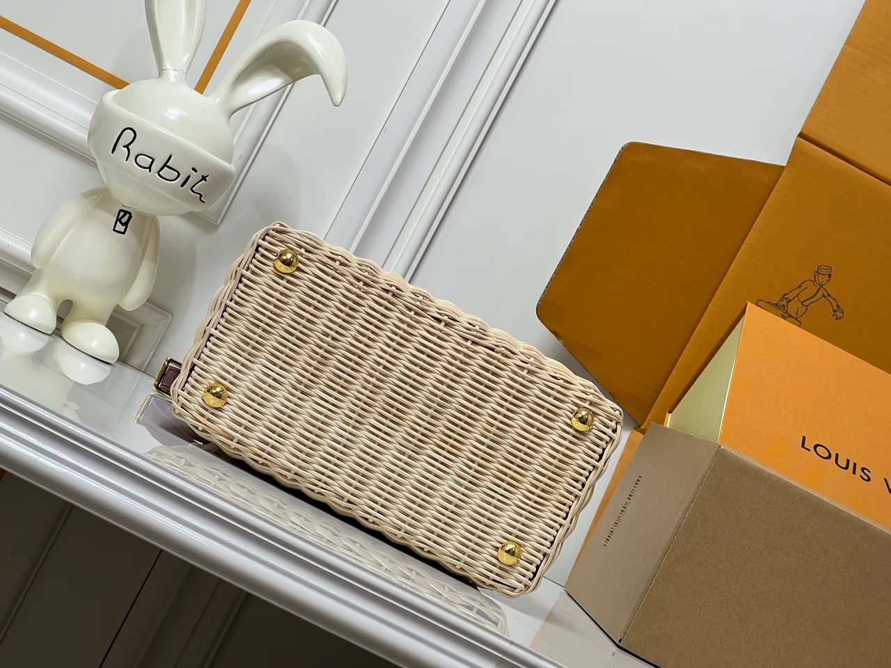 Louis Vuitton Leather Woven Handbag in Beige · view 7