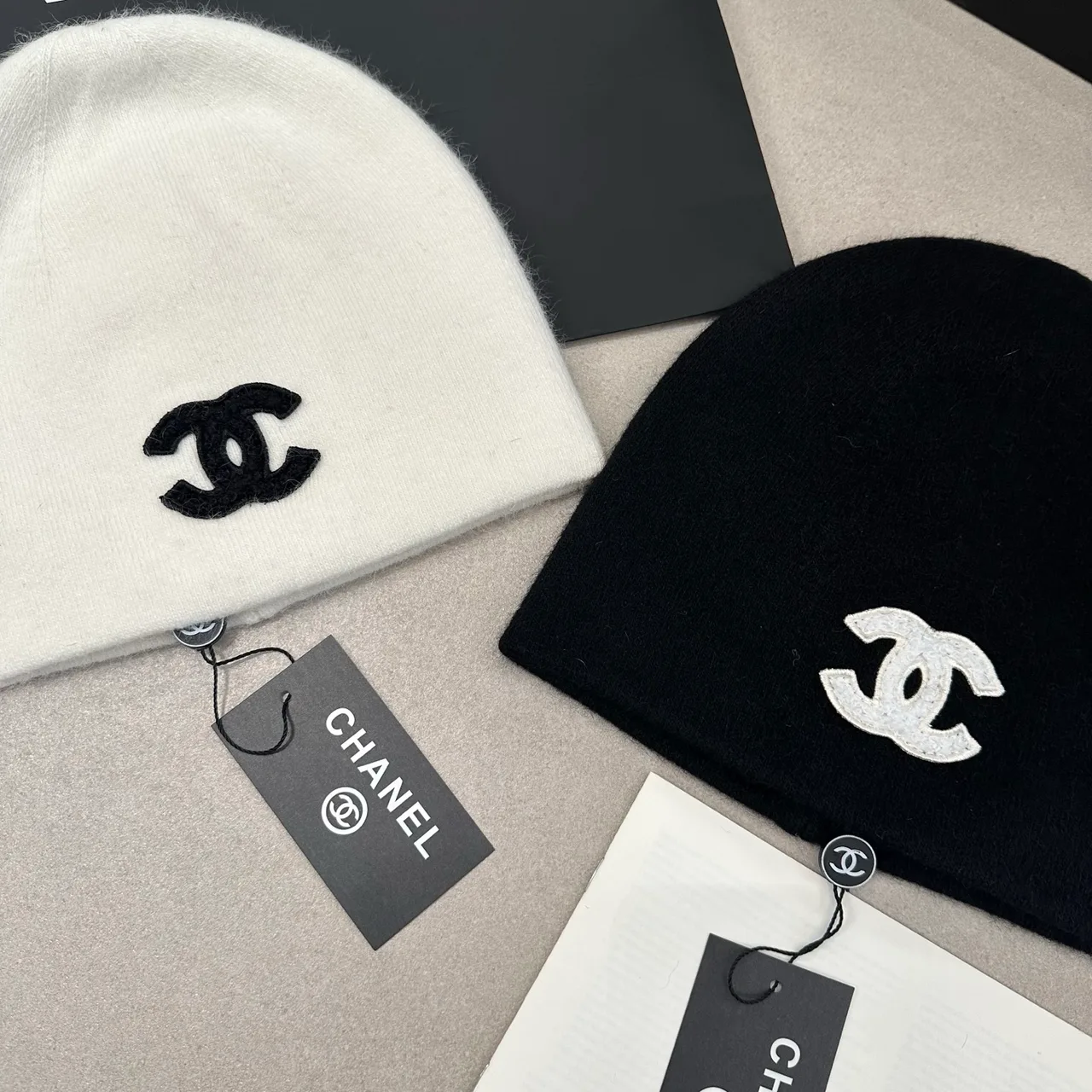 Chanel CC knit beanie in White & Black · view 7