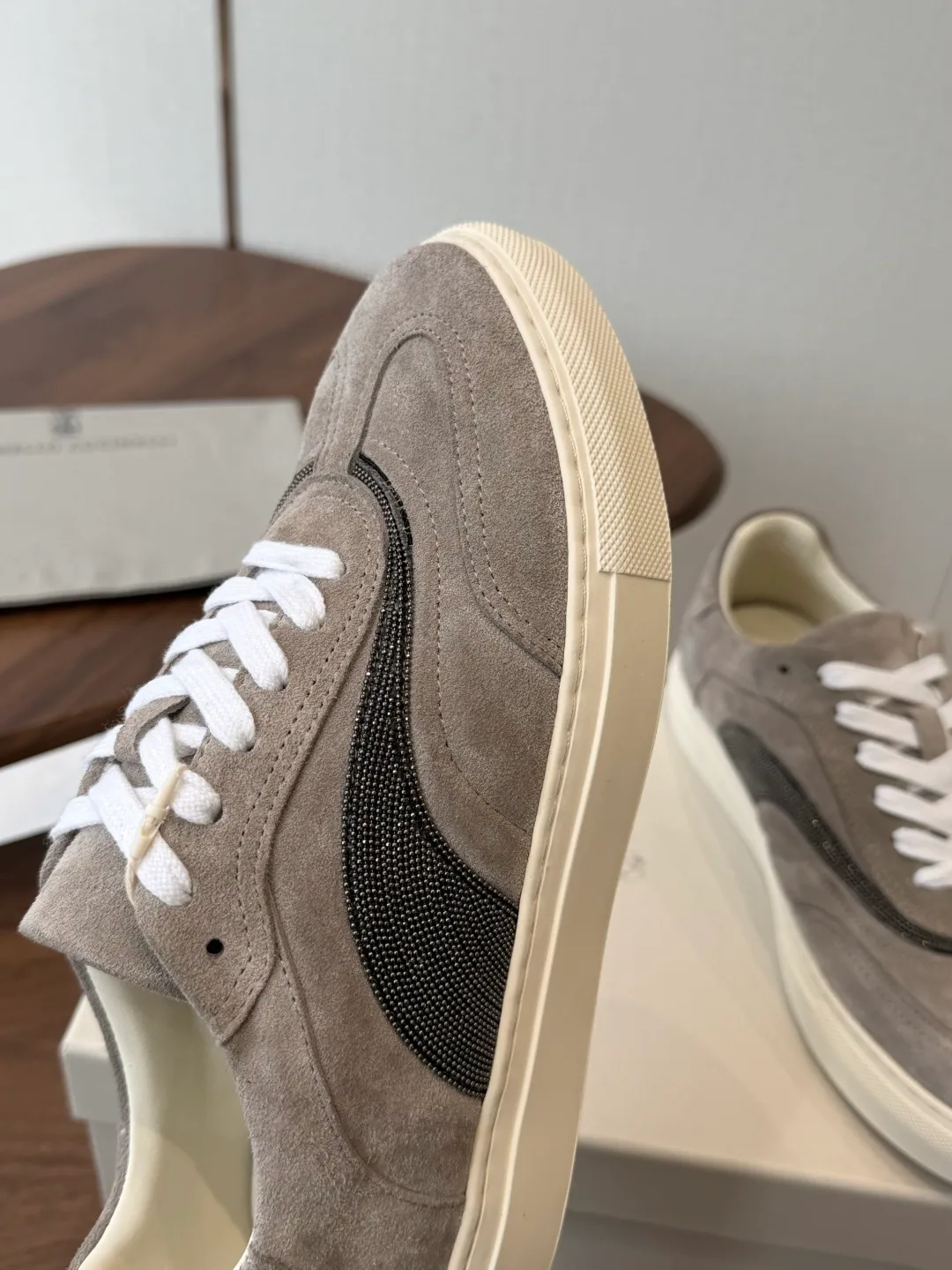 Gucci Cowhide Suede Sneakers in Grey · view 6