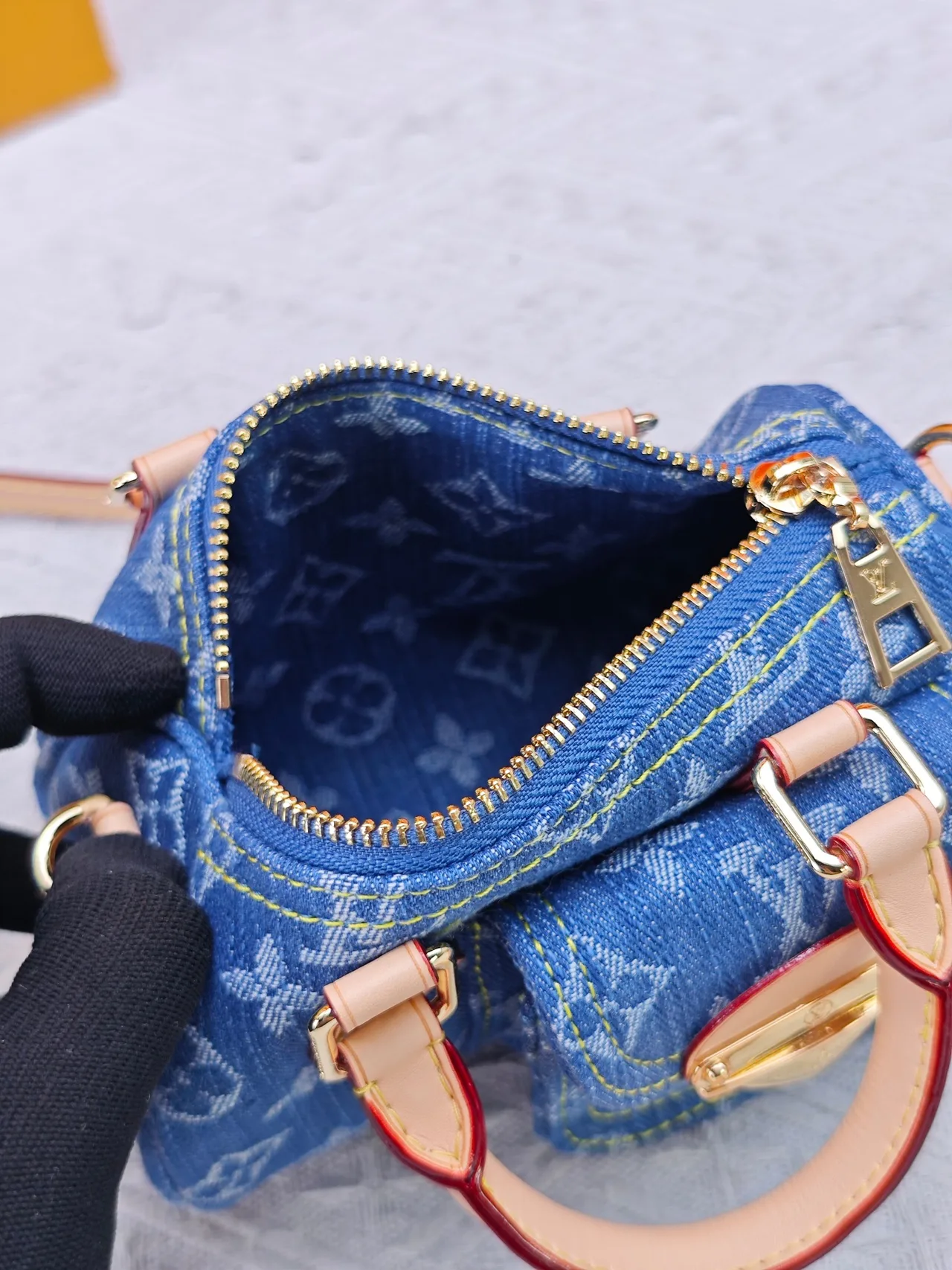 Louis Vuitton Top-Handle Bag in Blue · view 9