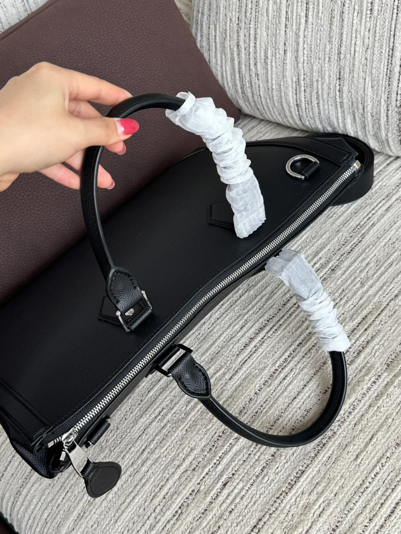 Louis Vuitton Cowhide Smooth Handbag in Black · view 4