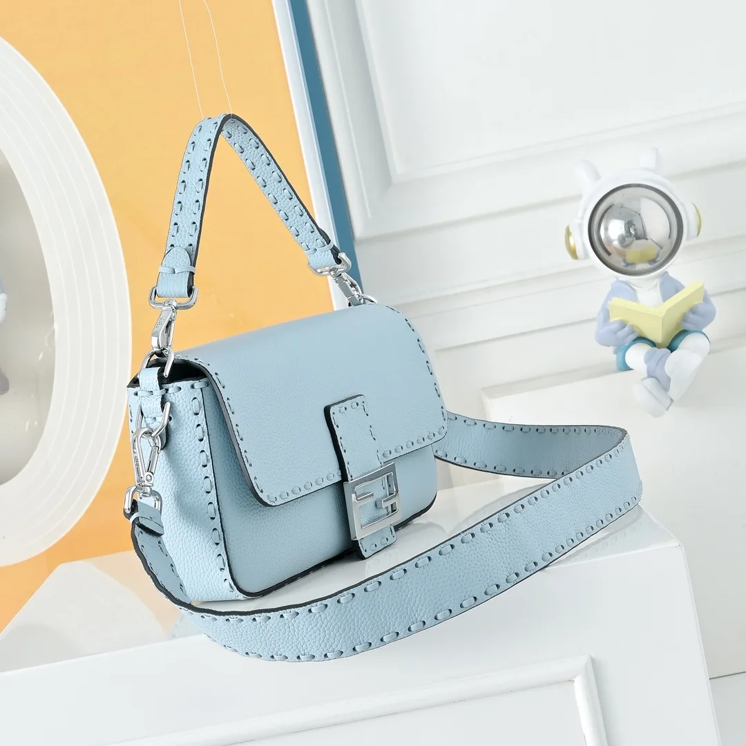 Fendi Baguette Smooth Bag in Blue · view 3