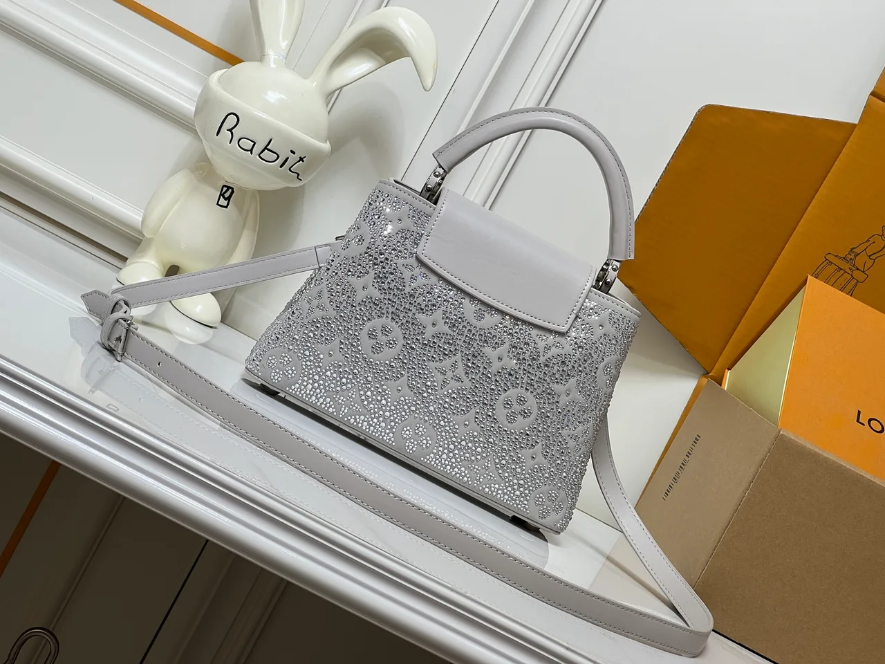 Louis Vuitton Cowhide Glossy Capucines Bag in Grey · view 6