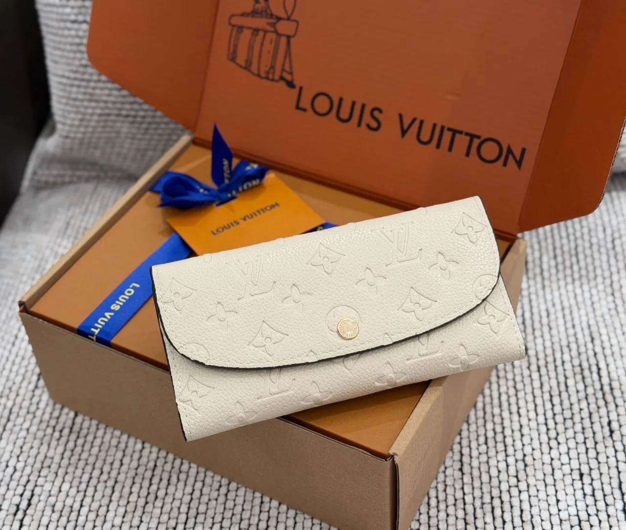 Louis Vuitton Envelope Wallet in Brown & White & Beige · view 7