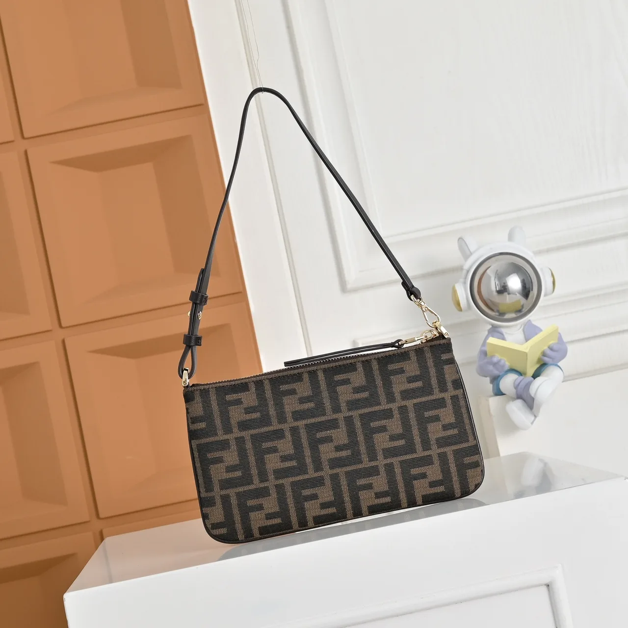Fendi Baguette Clutch in Brown · view 2