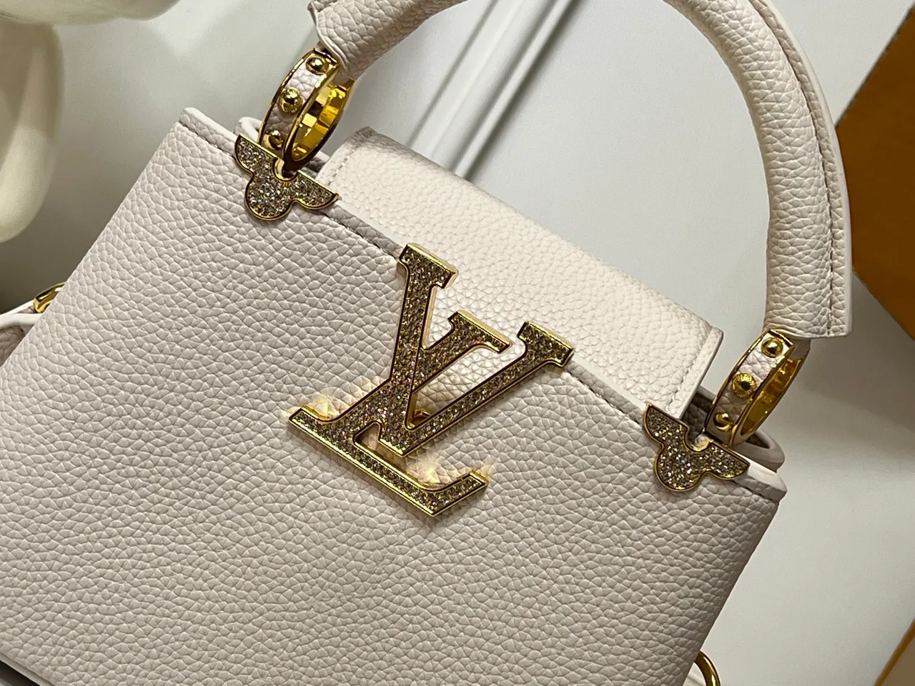 Louis Vuitton Leather Smooth Capucines Flower Crown Bag in White · view 5