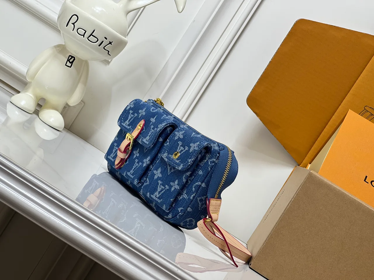Louis Vuitton Cowhide Pochette Cargo Shoulder Bag in Blue · view 3