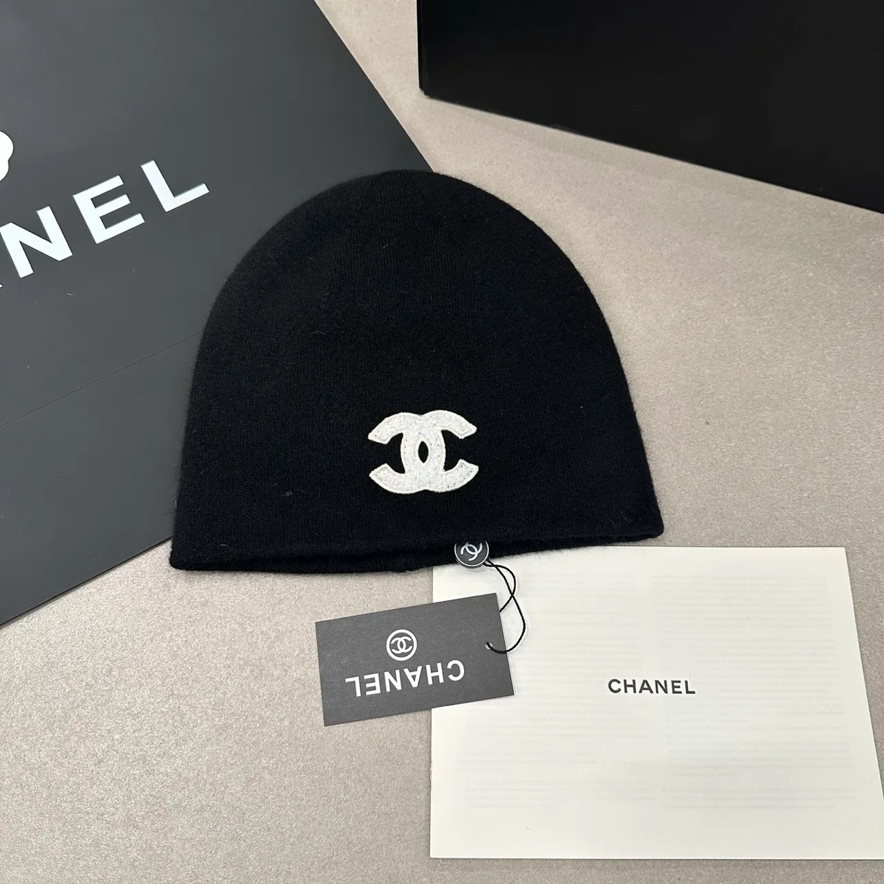 Chanel CC knit beanie in White & Black · view 4